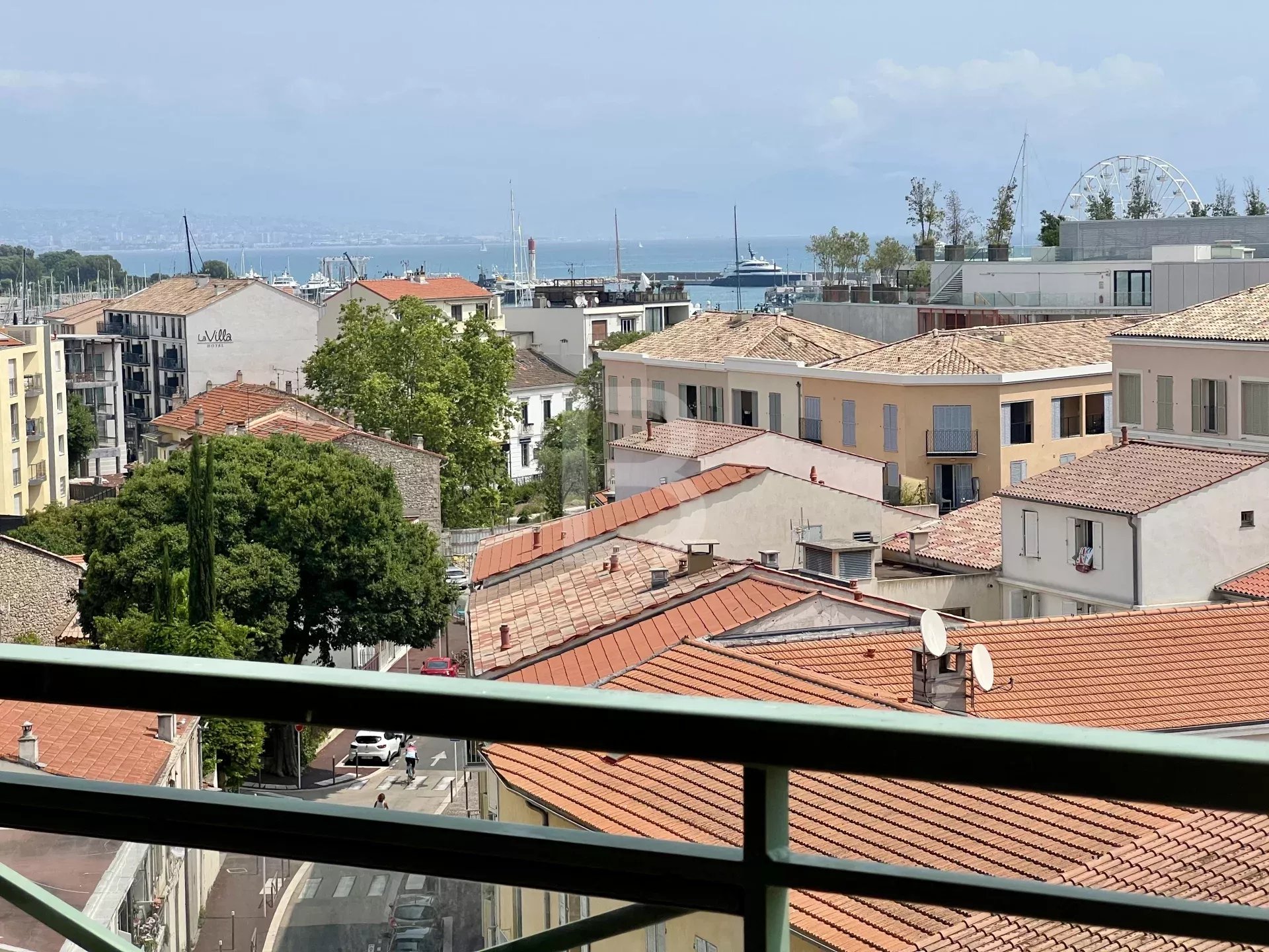 Exceptionnel au coeur d'Antibes 4 pièces avec vue mer