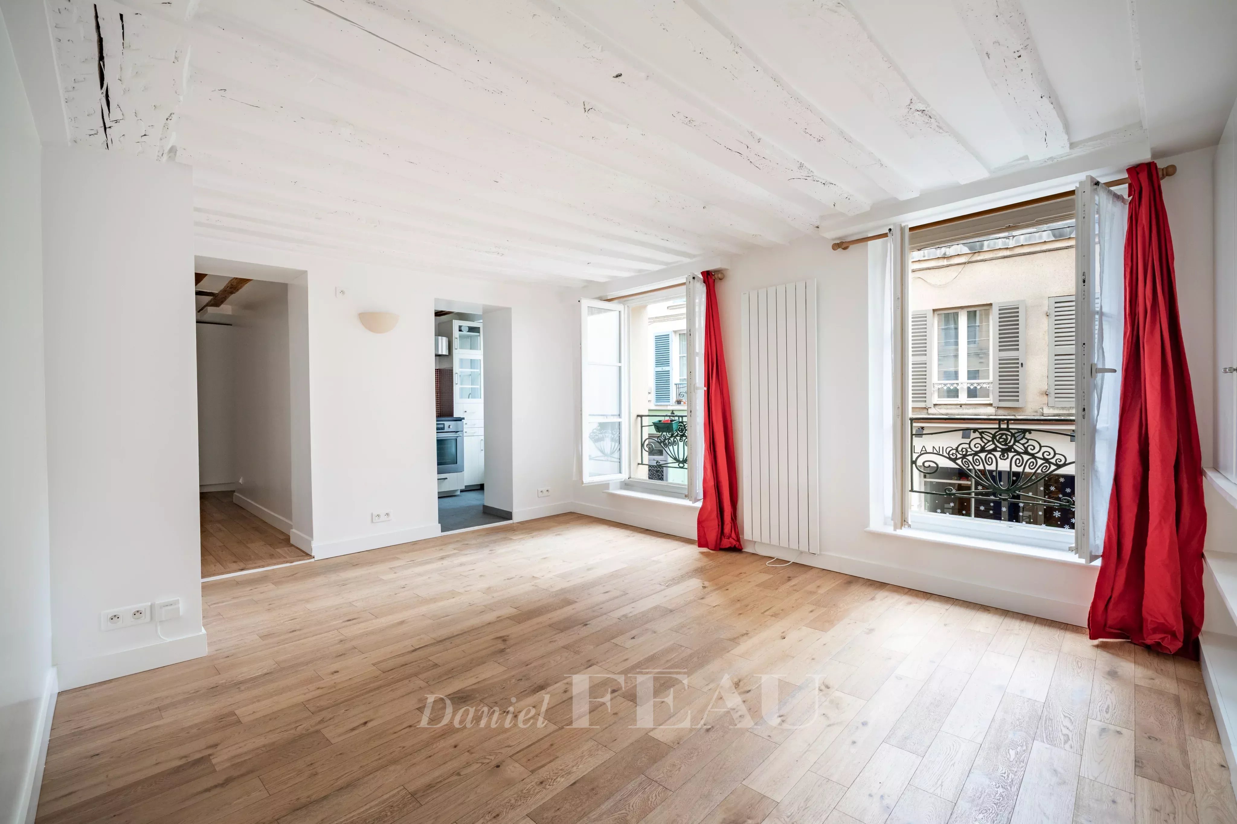 Saint-Germain-en-Laye. Hyper center, 2 rooms for sale