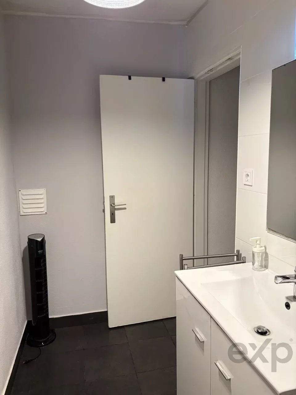 Apartment in a 2 floors villa at Telheiras neighbourhood 86171109 image 19