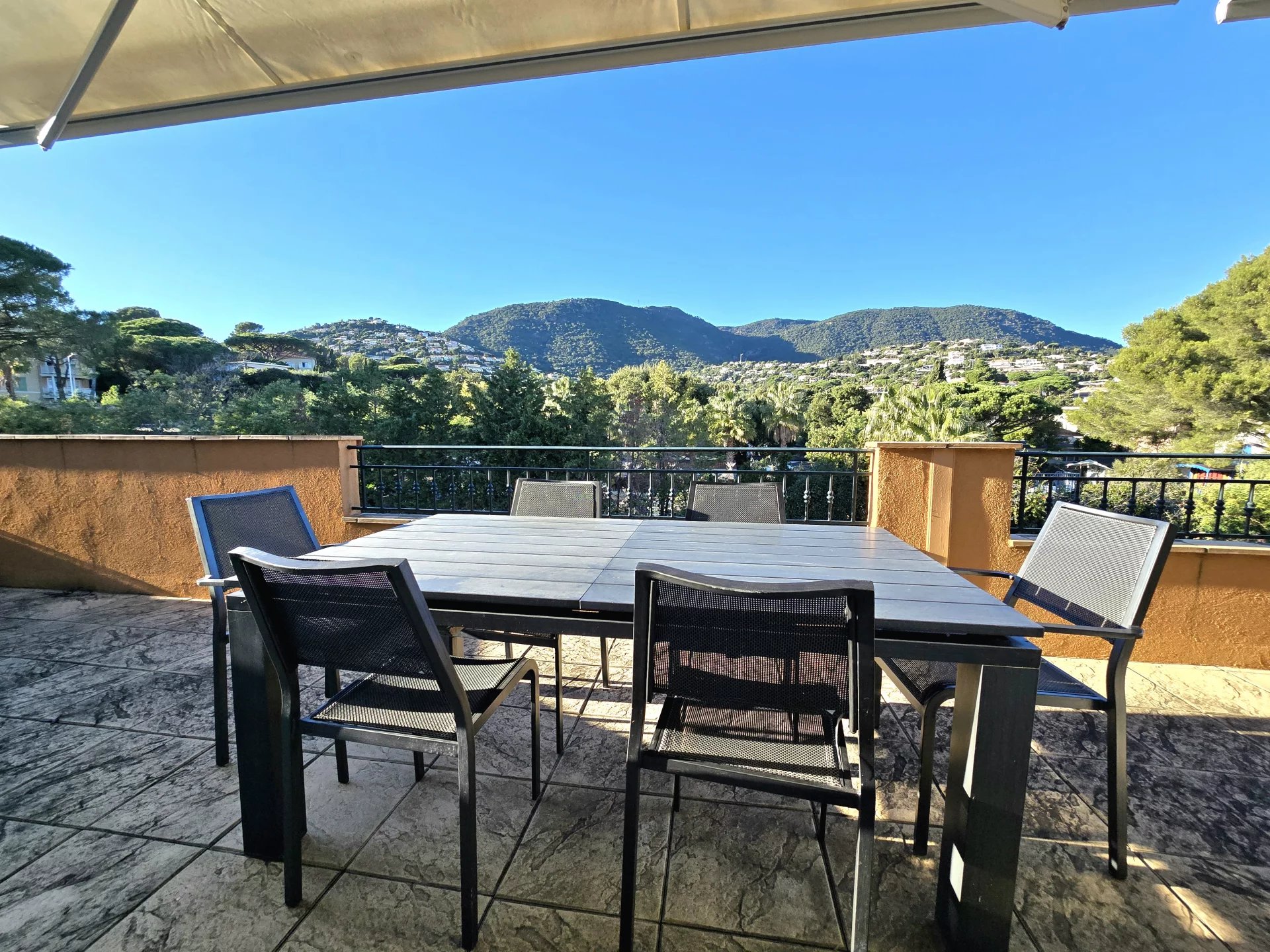 Sale Apartment Cavalaire-sur-Mer Centre ville et port