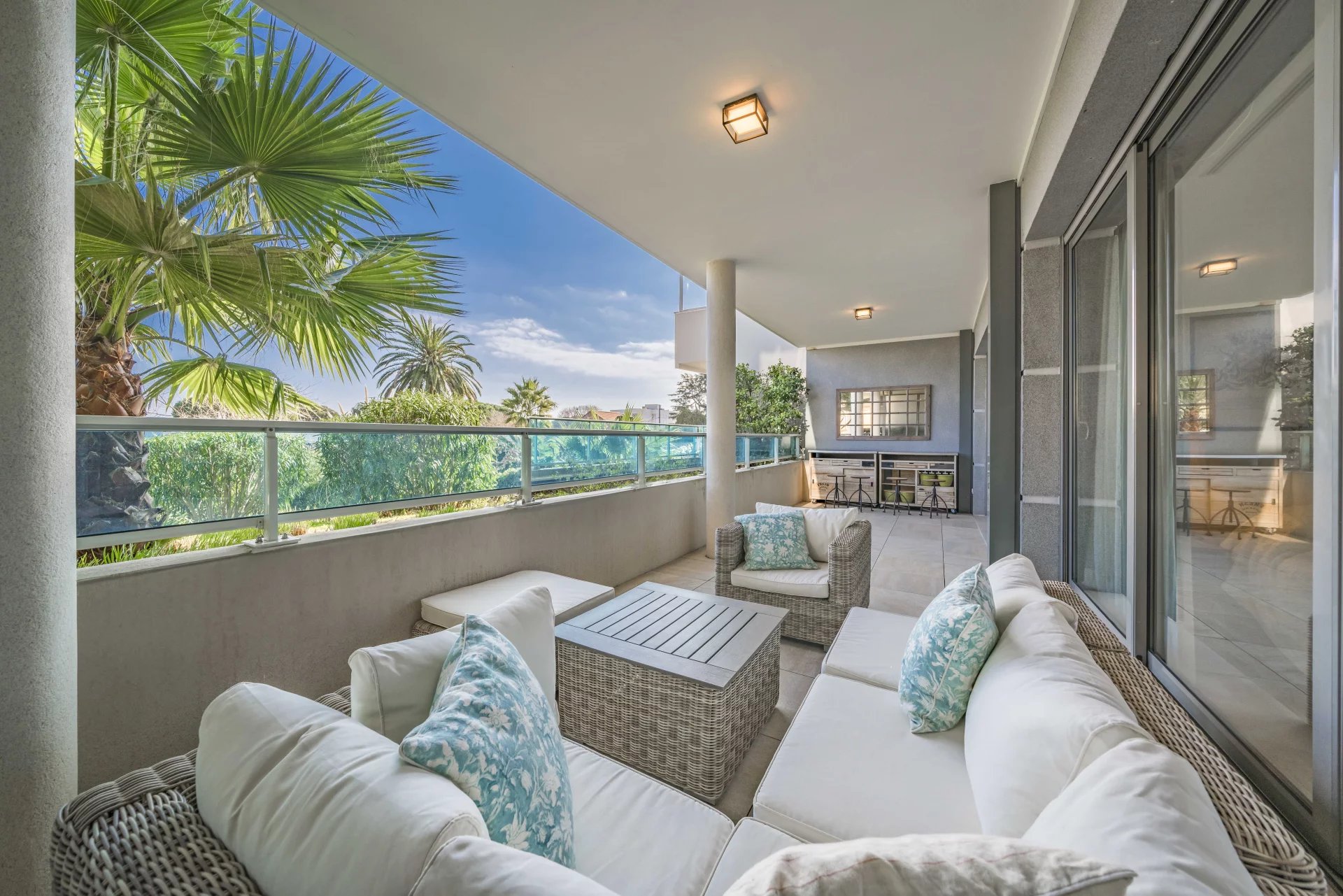 Qlistings - 2 Bedrooms - Apartment - Alpes-Maritimes - For Sale - 9995 Property Image