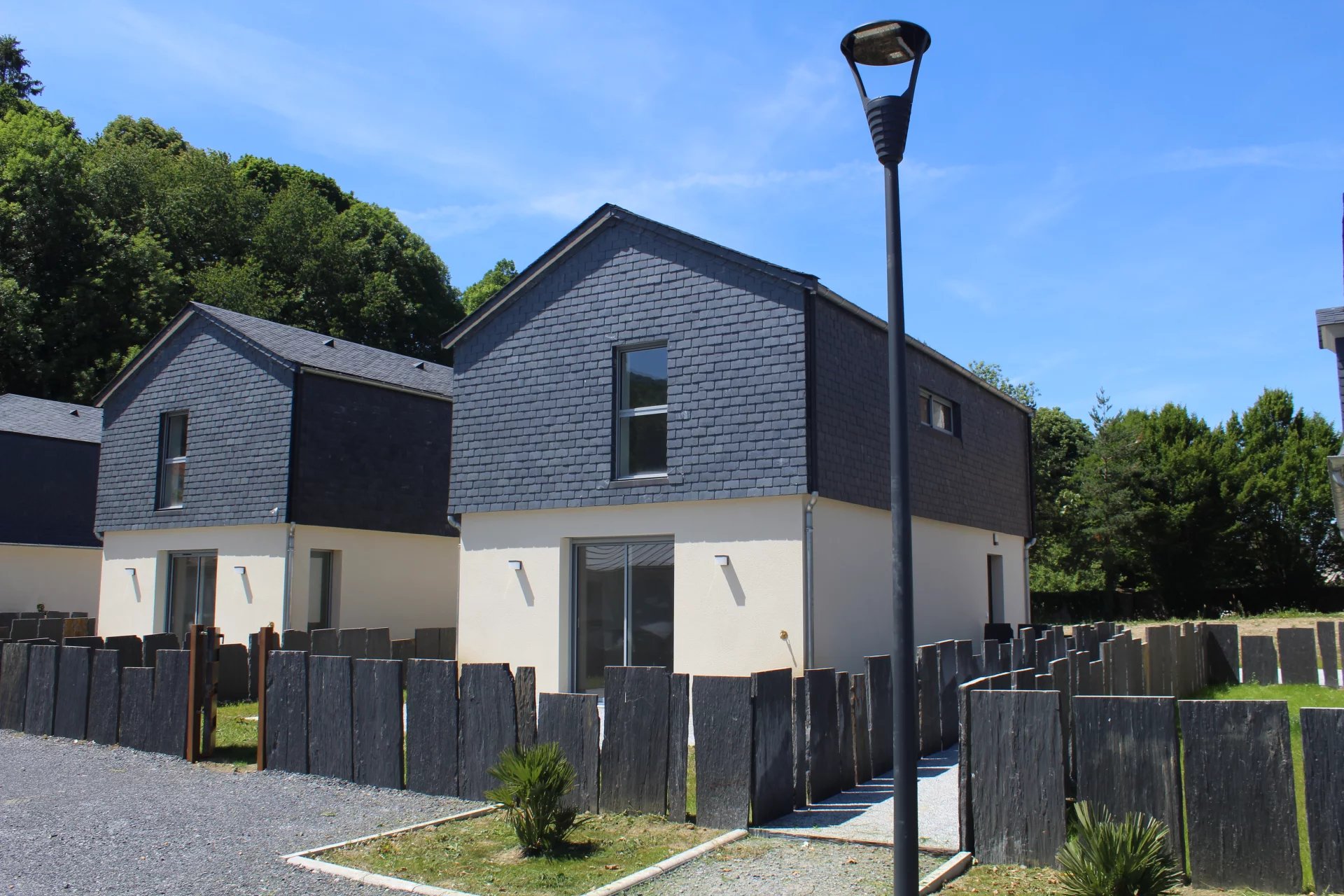 REF.1271(3) MAISON NEUVE DE TYPE 3 AVEC 200 m² DE TERRAIN PRIVATIF GARAGE ET PARKING