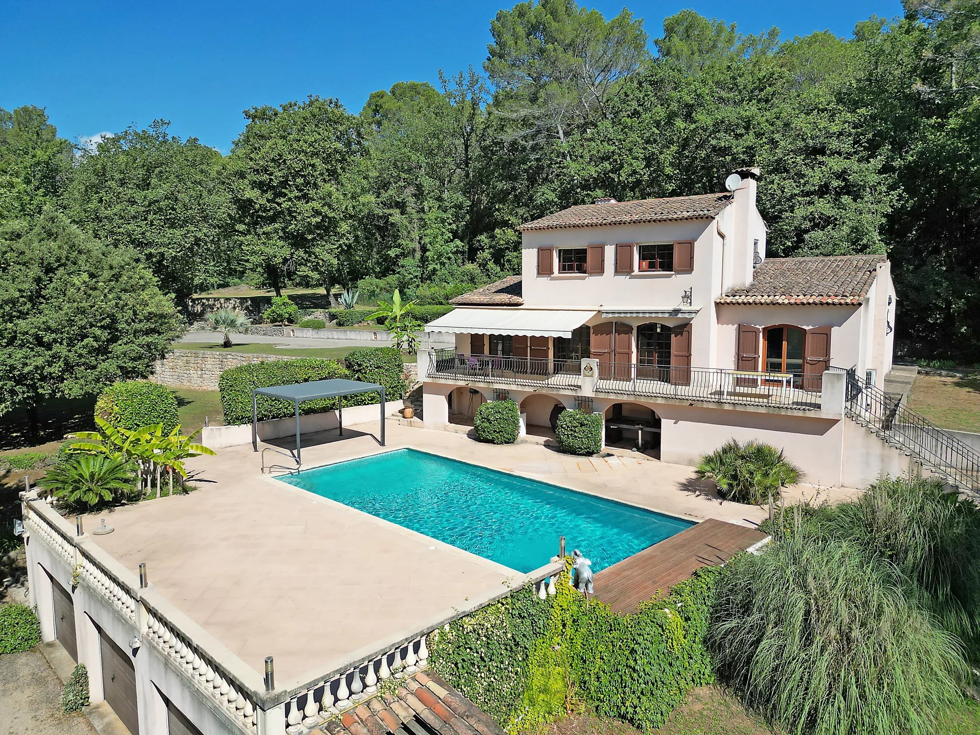 06330 ROQUEFORT-LES-PINS VILLA