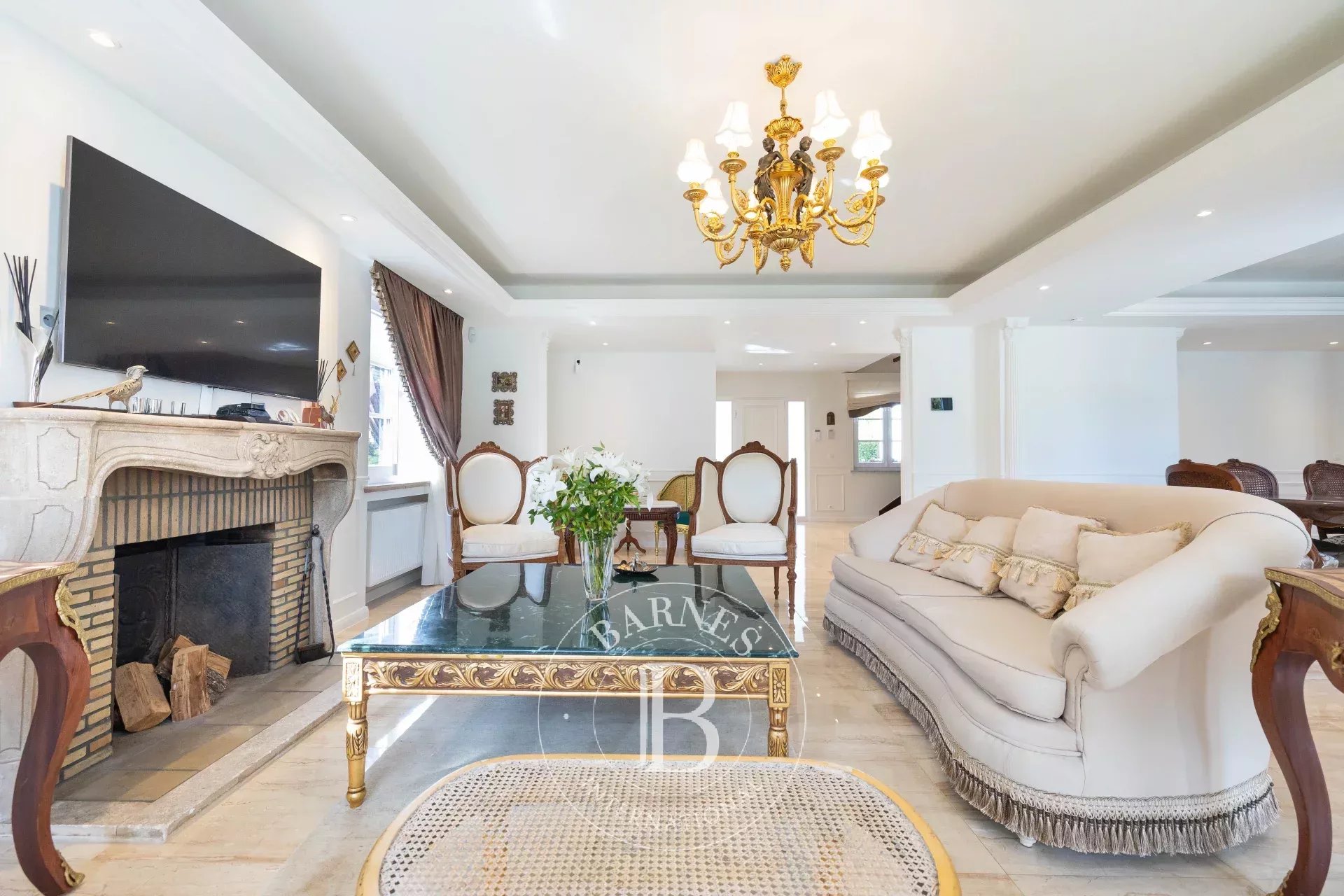 Charmante villa dans le prestigieux quartier des Chasseurs