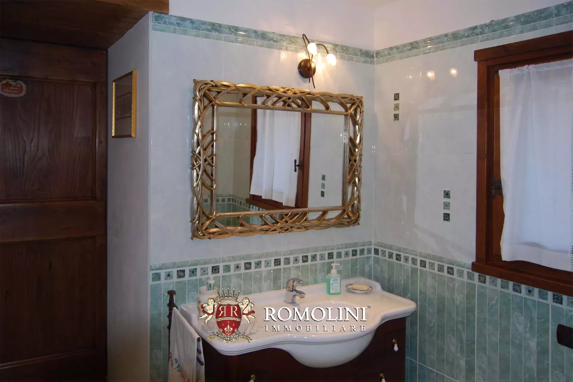 10 Bedroom Villa/Townhouse's Image 43