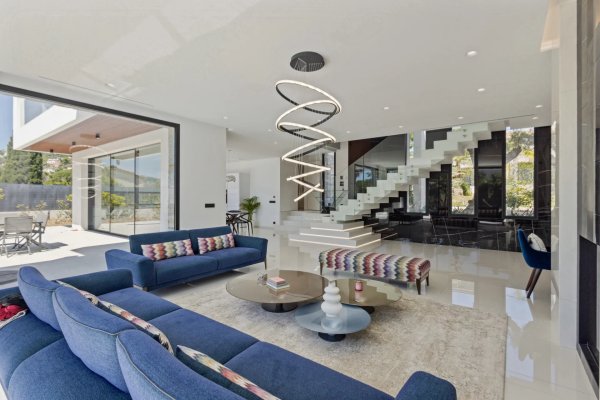 Modern Luxury Villa Antibes | 5-Bedroom Contemporary Family Estate — photo 7