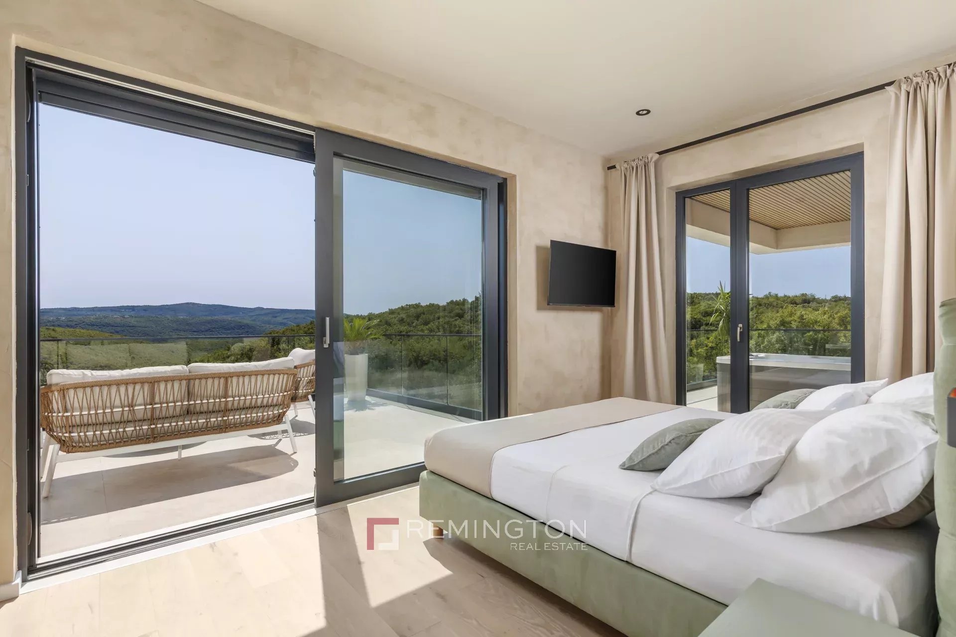 2 Bedroom Villa/Townhouse's Image 6