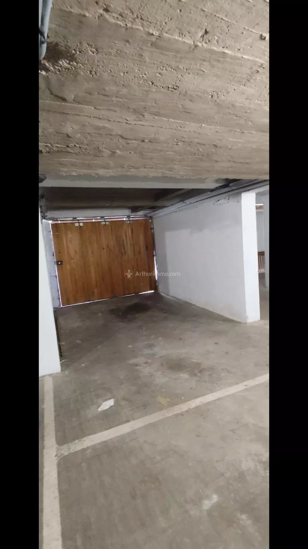 À louer – Garage fermé – Villeurbanne (Cours Tolstoï / Grand Clément) - Photo 2