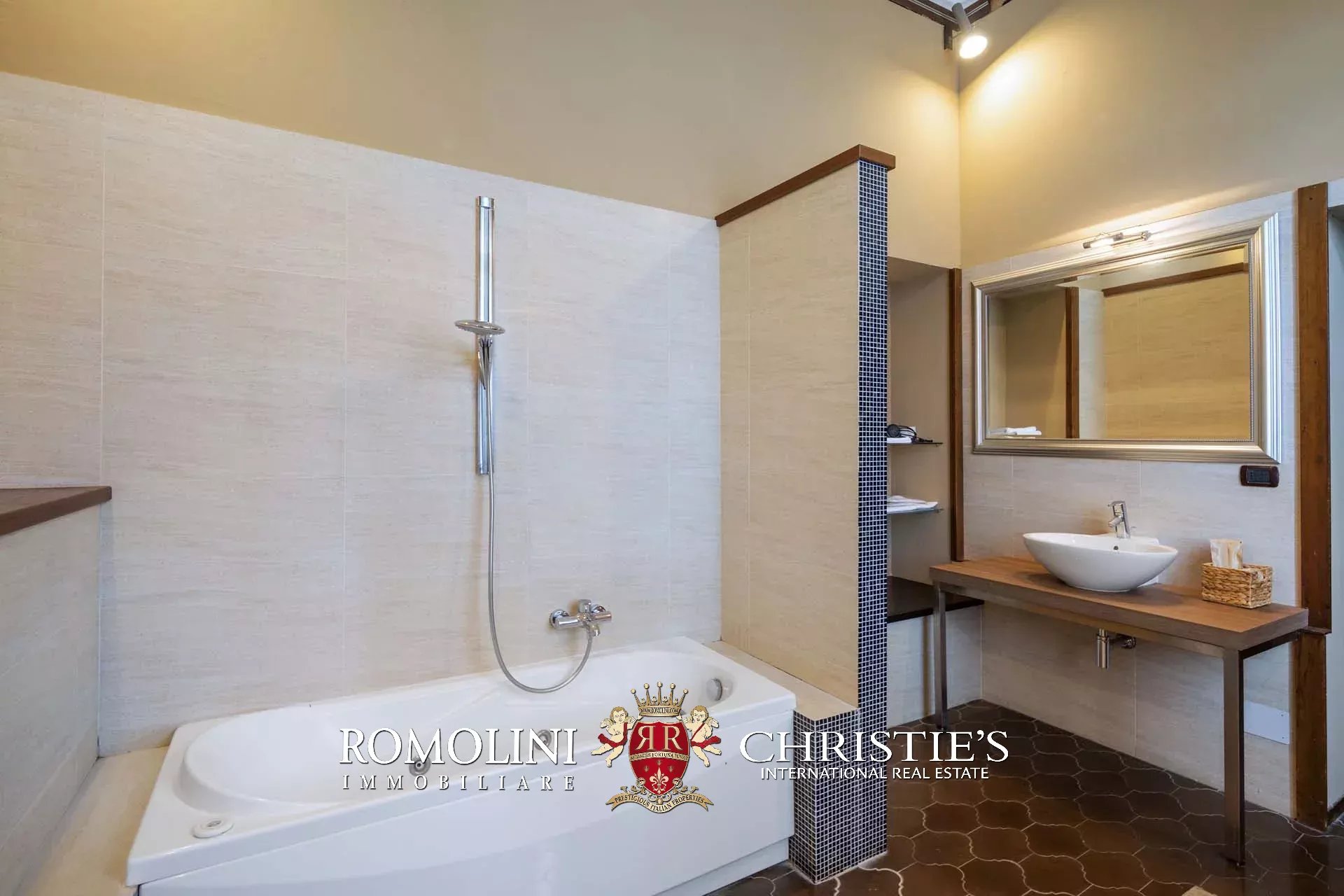 10 Bedroom Chateau's Image 36