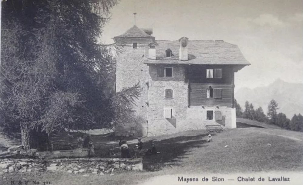 Domaine exceptionnel et exclusif entièrement rénové au coeur des Alpes Valaisannes