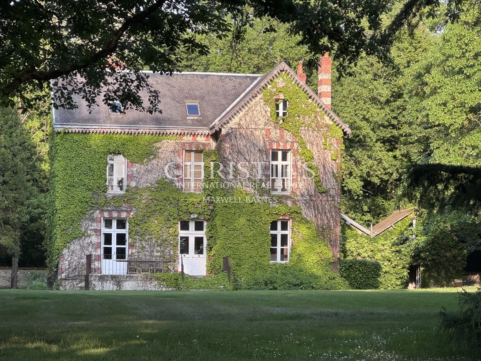 9 Bedroom Villa/Townhouse's Image 34