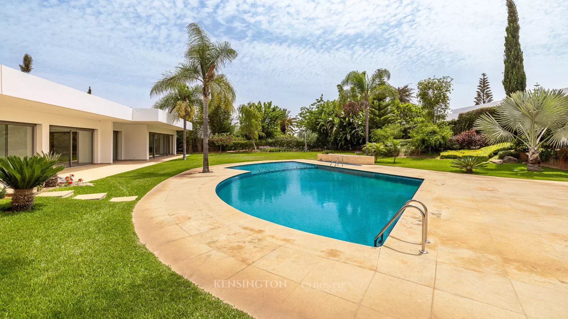 4 Bedroom Villa/Townhouse's Image 5