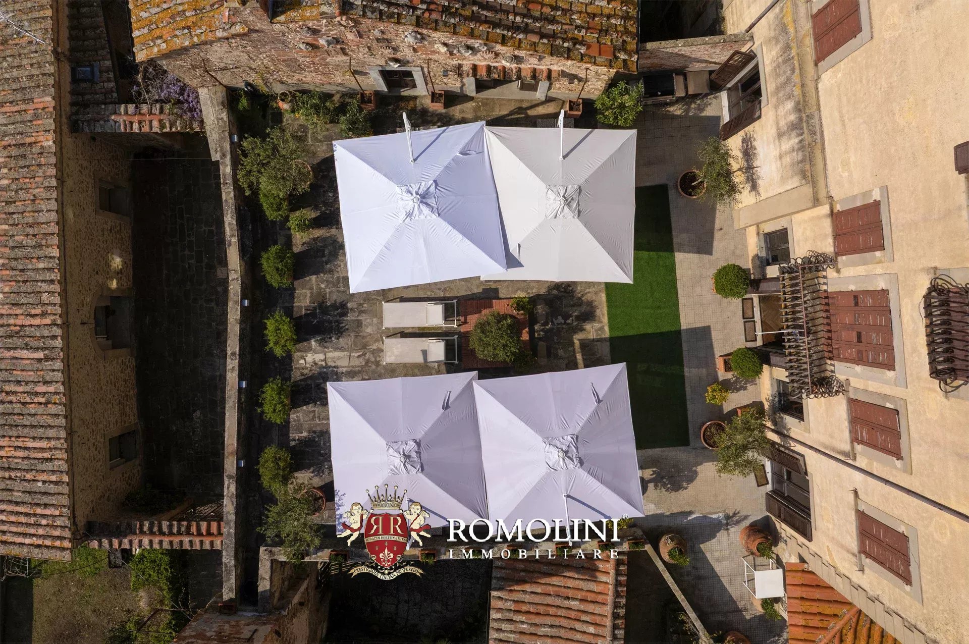 4 Bedroom Villa/Townhouse's Image 4