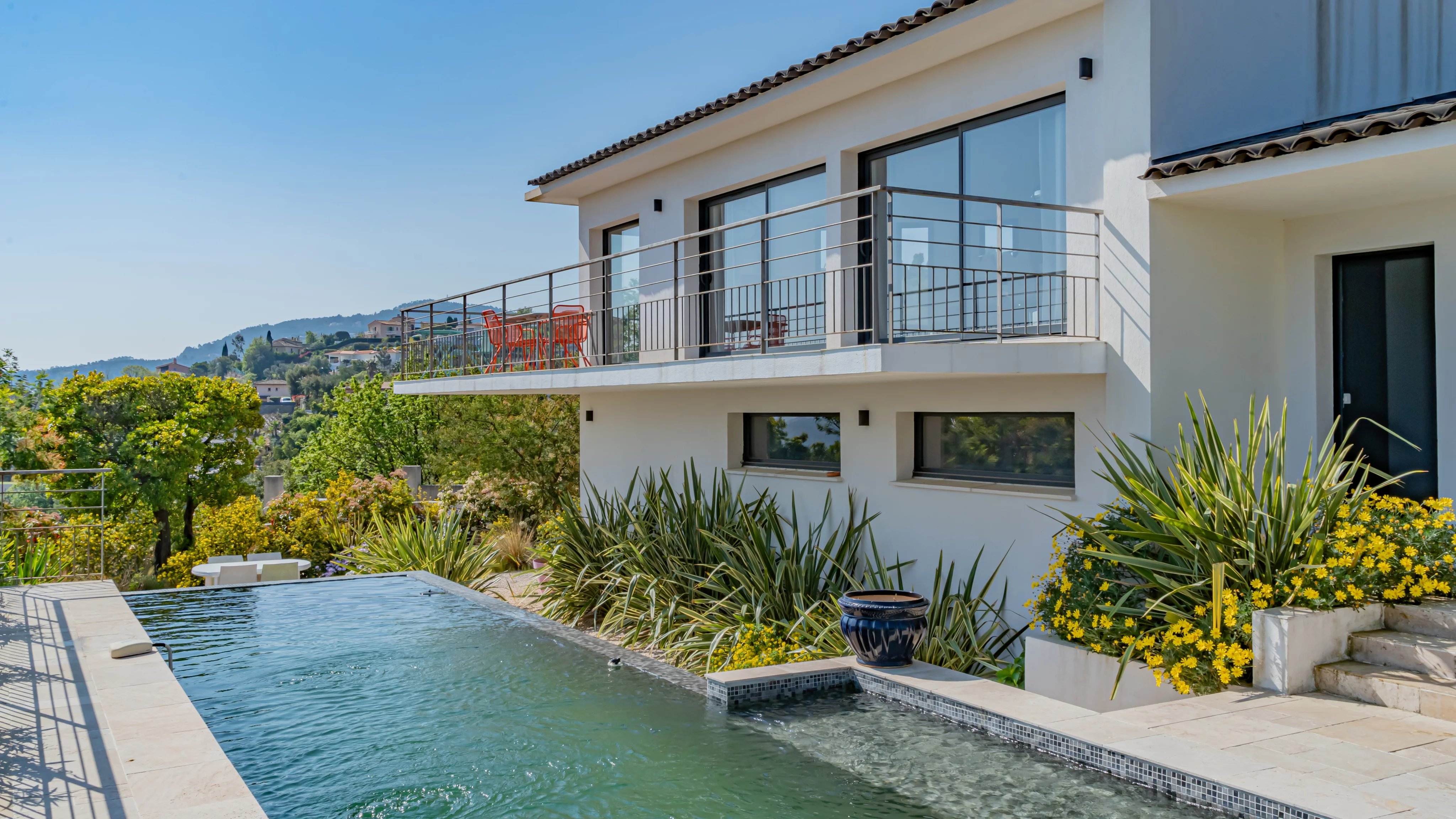 Elegant contemporary house in a secure estate