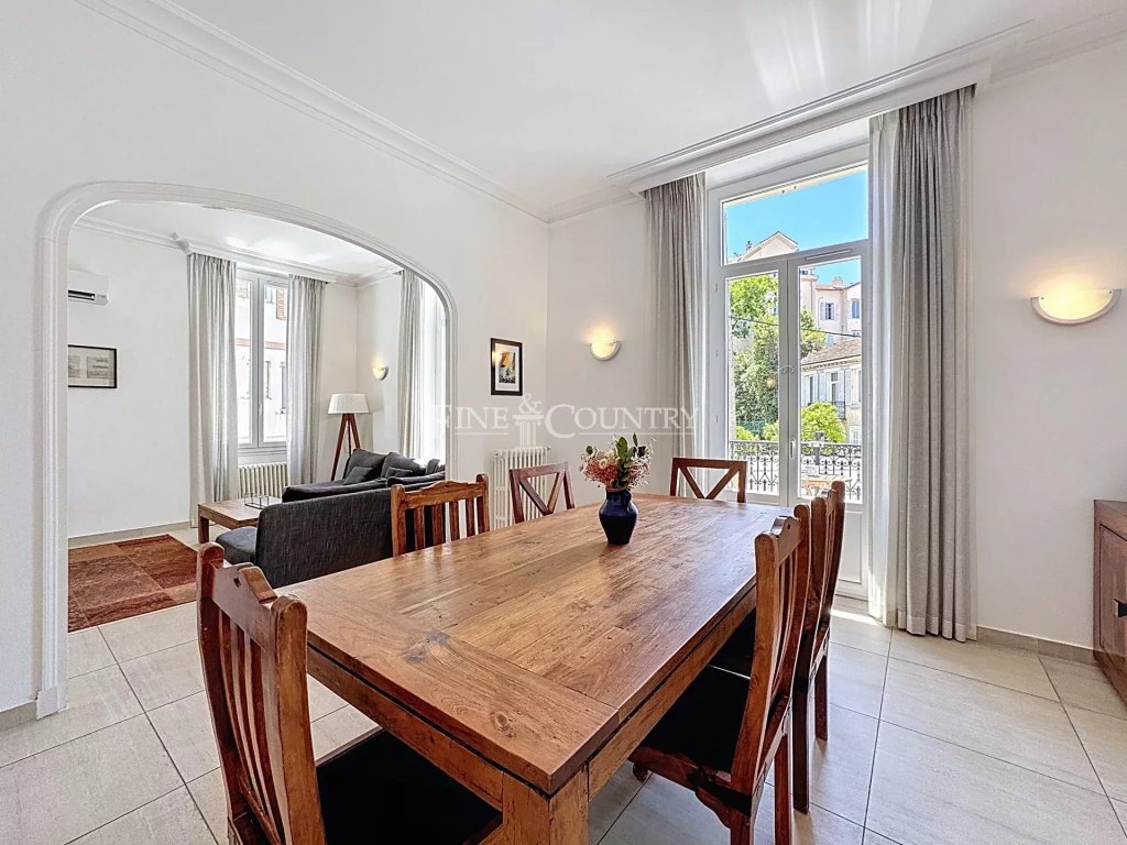 Apartment for sale in Cannes — Apartment for sale in Petit Juas, Cannes