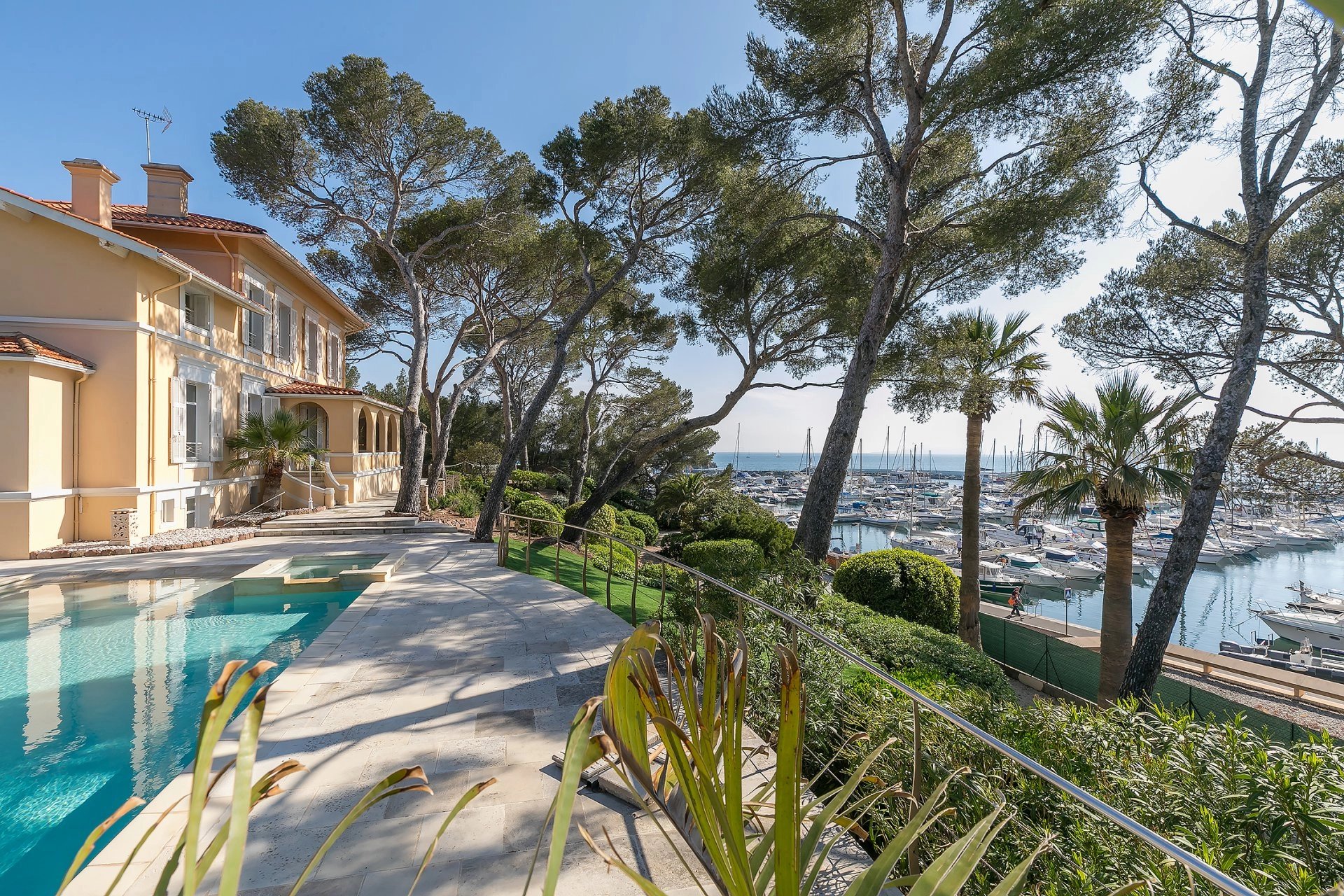 Sale Villa Saint-Raphaël Santa-Lucia