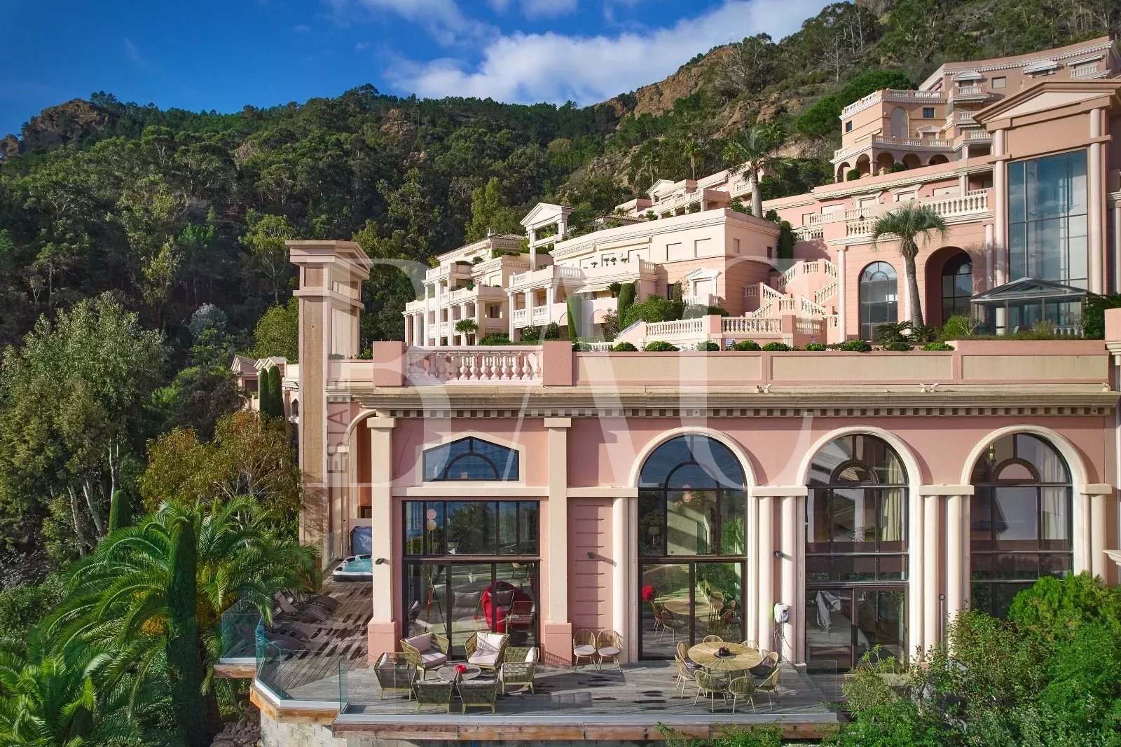 Agence immobilière de 