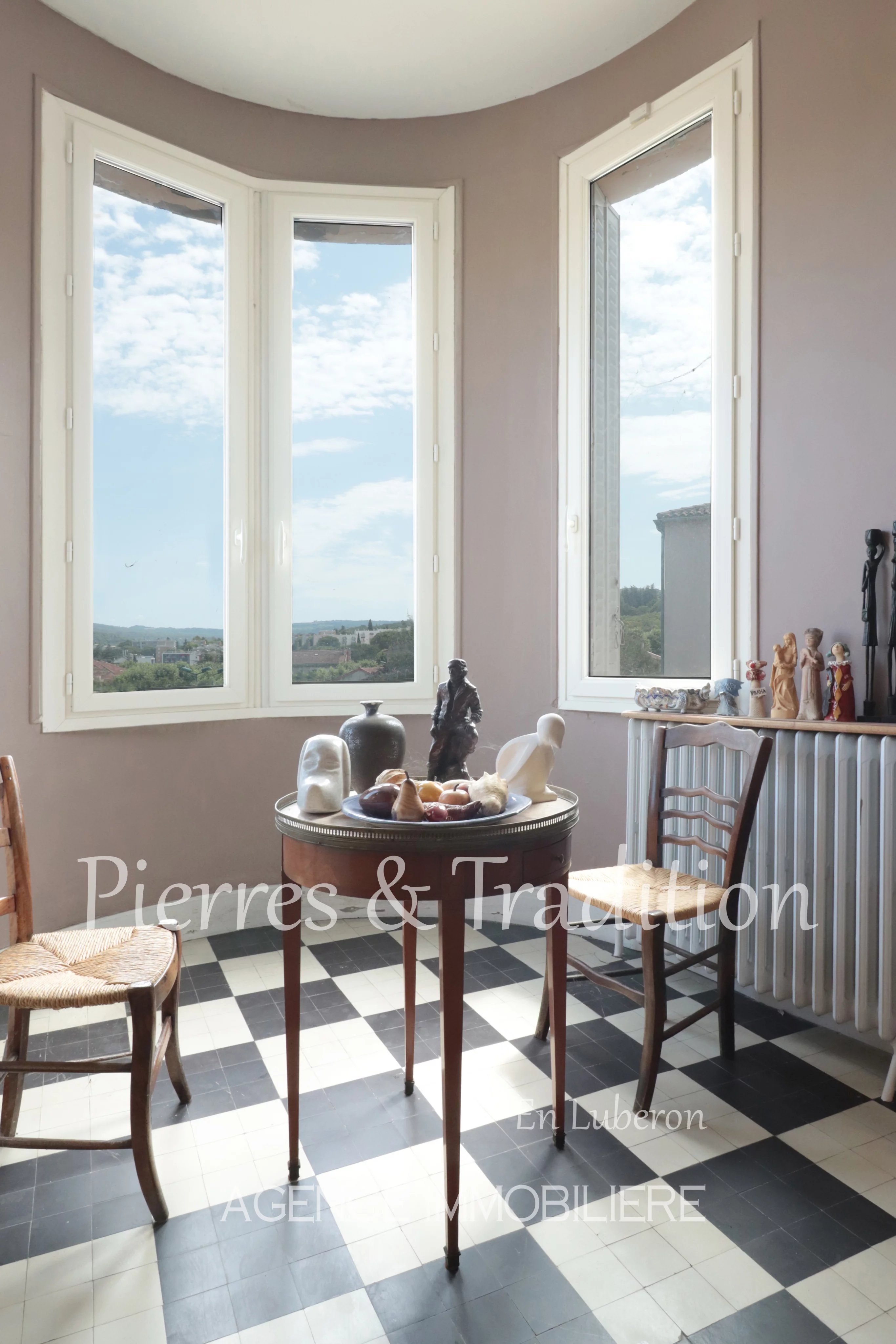 Exclusive! Beautiful Aptésienne property with garden and view