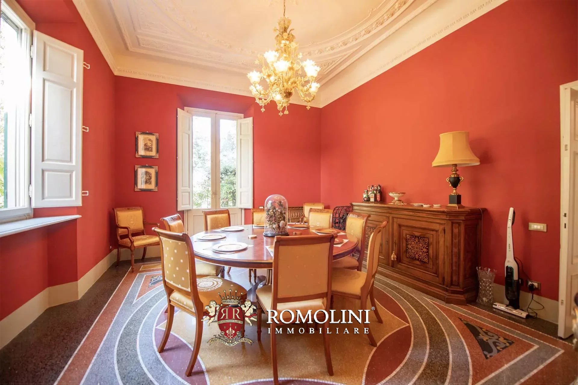 8 Bedroom Villa/Townhouse's Image 18