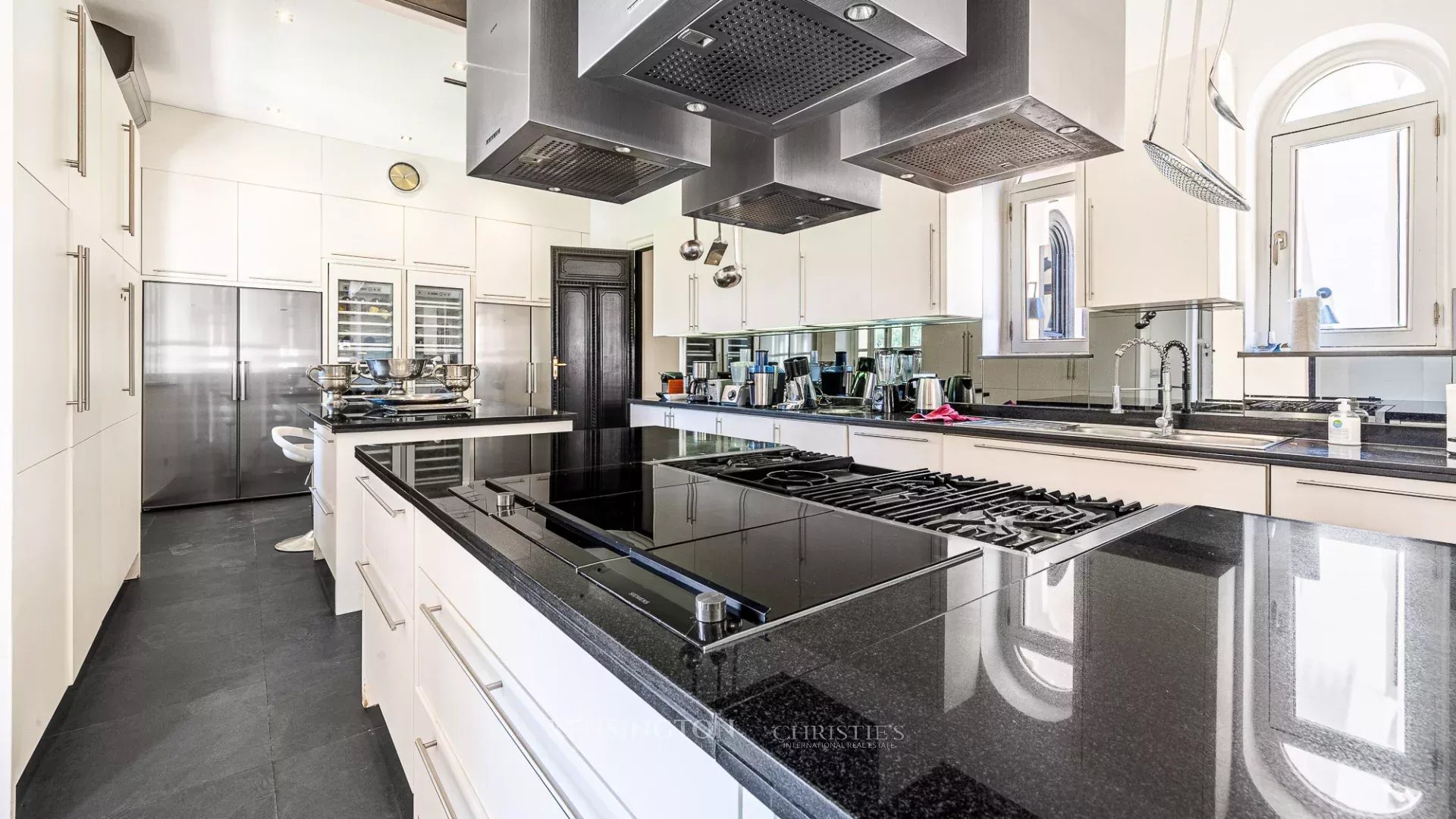 6 Bedroom Villa/Townhouse's Image 64