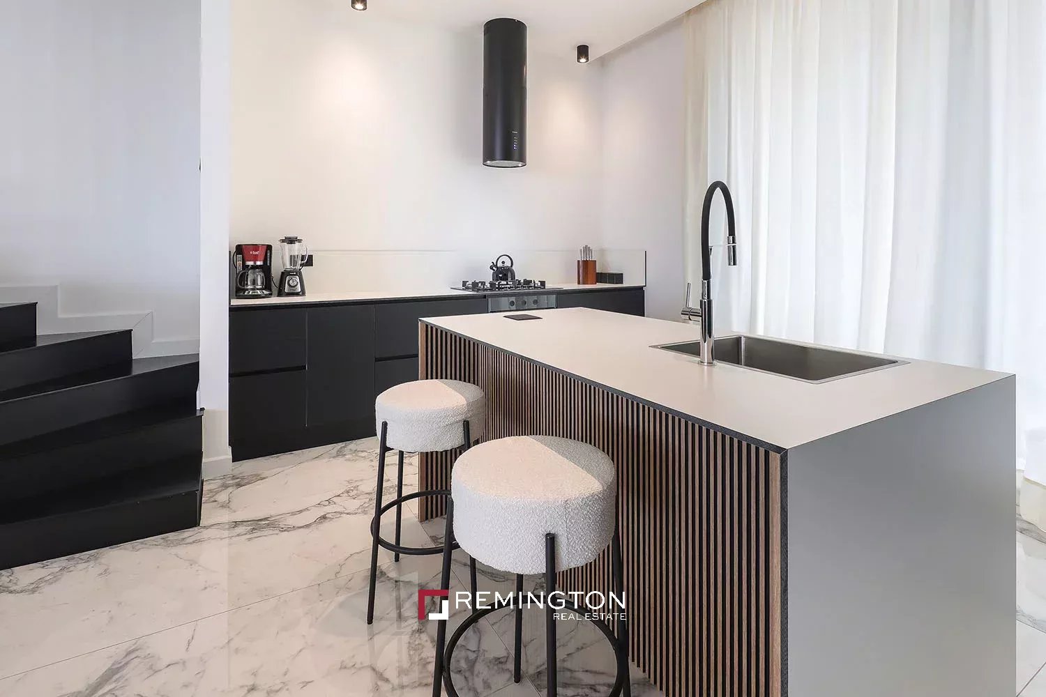 4 Bedroom Villa/Townhouse's Image 4