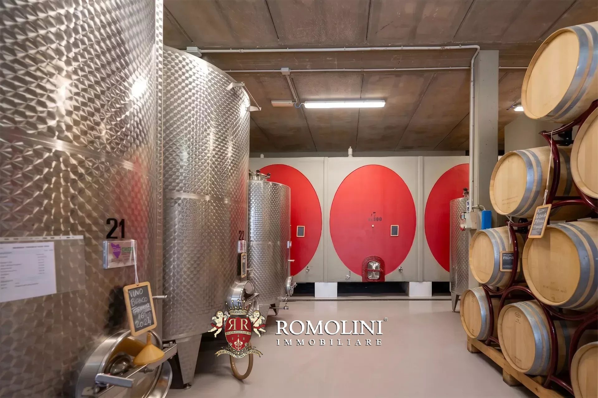 5 Bedroom Vineyard's Image 11