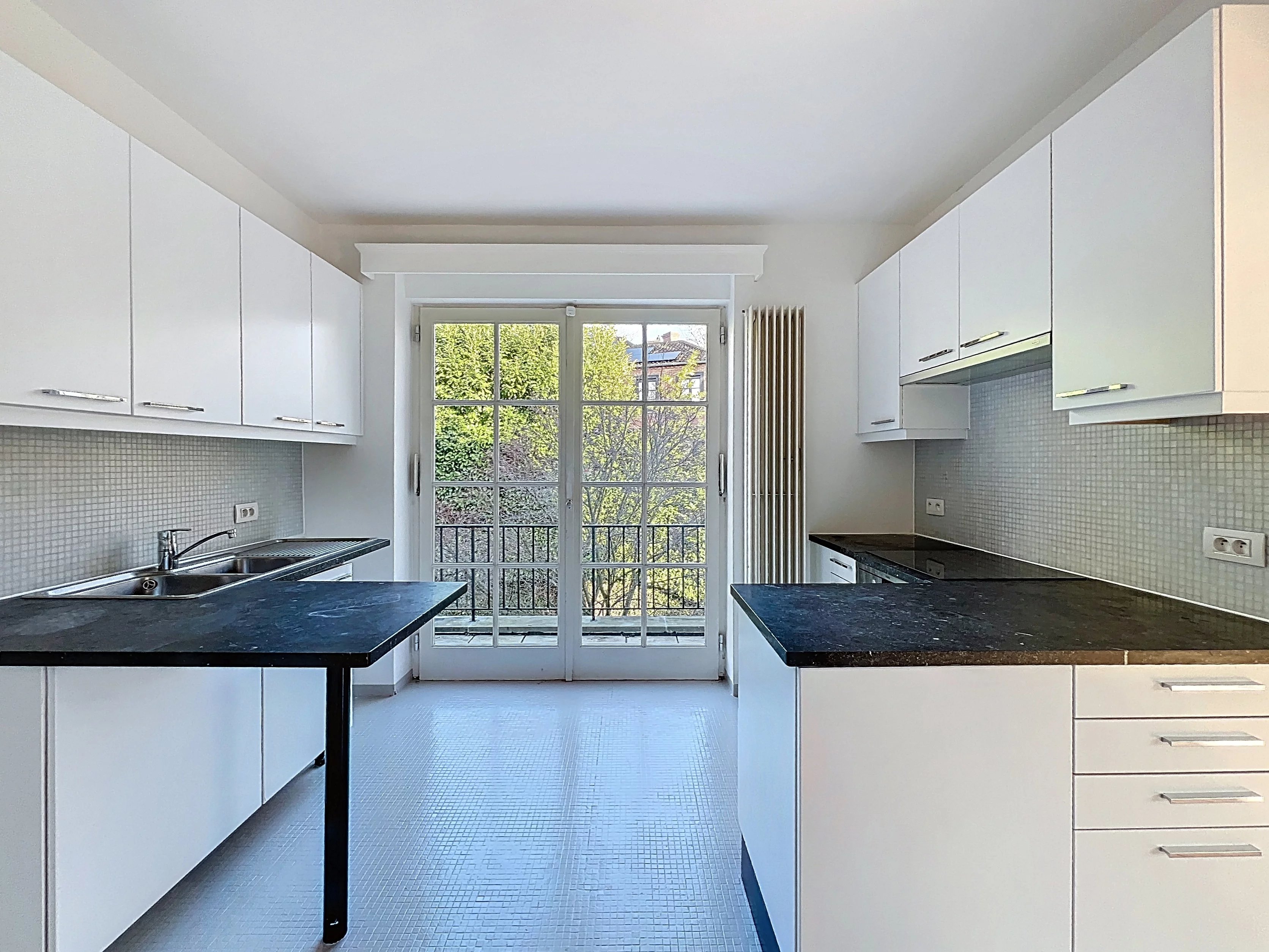 Uccle - Bright 3-bedroom apartment with terrace in a quiet, green setting