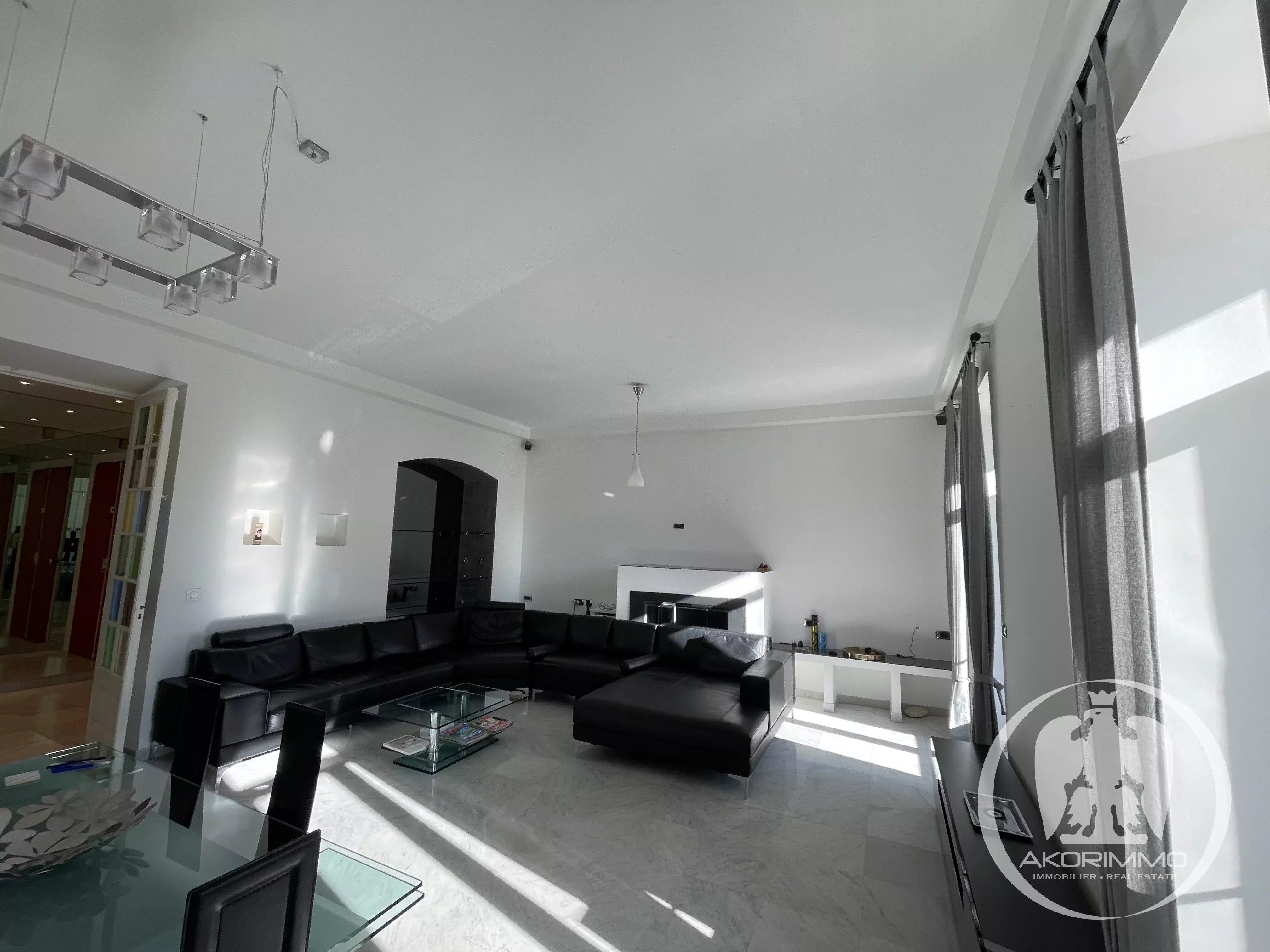 Apartment  - 4 rooms  - 145.0 m2 -