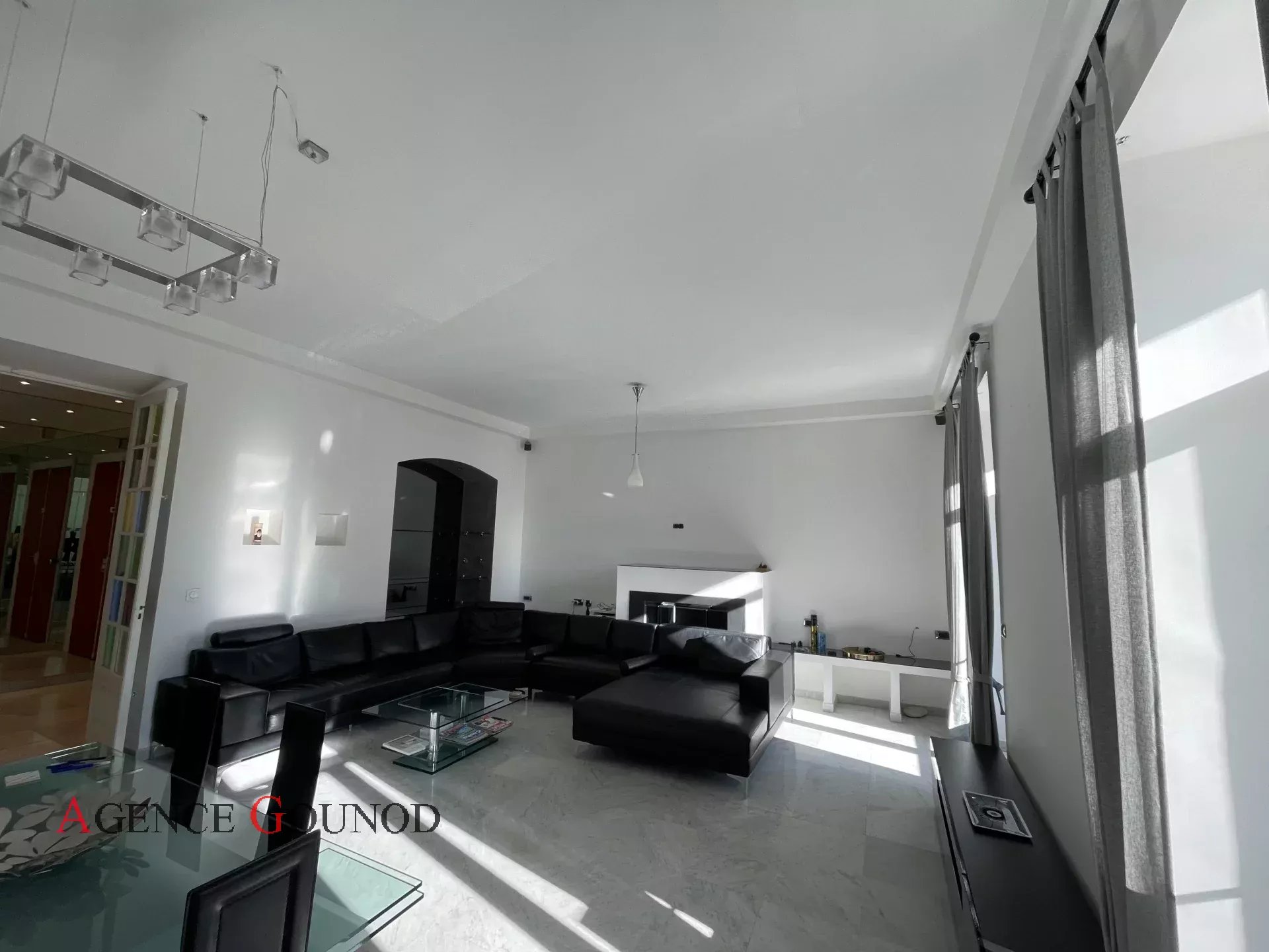 <span class='fw-semibold text-nowrap'>Apartment</span>  - <span class='text-nowrap'>4 rooms</span>  - <span class='text-nowrap'>145.0 m²</span> - <span class='text-nowrap'> <span class='fw-semibold'