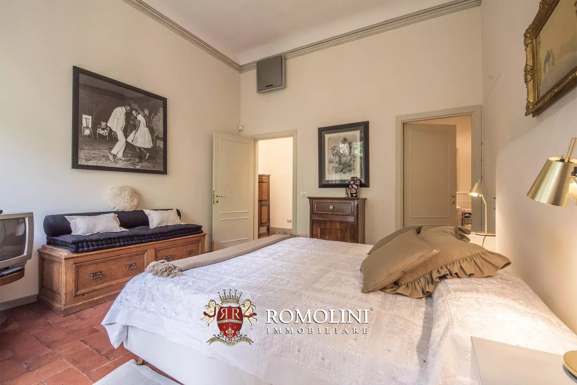8 Bedroom Villa/Townhouse's Image 51