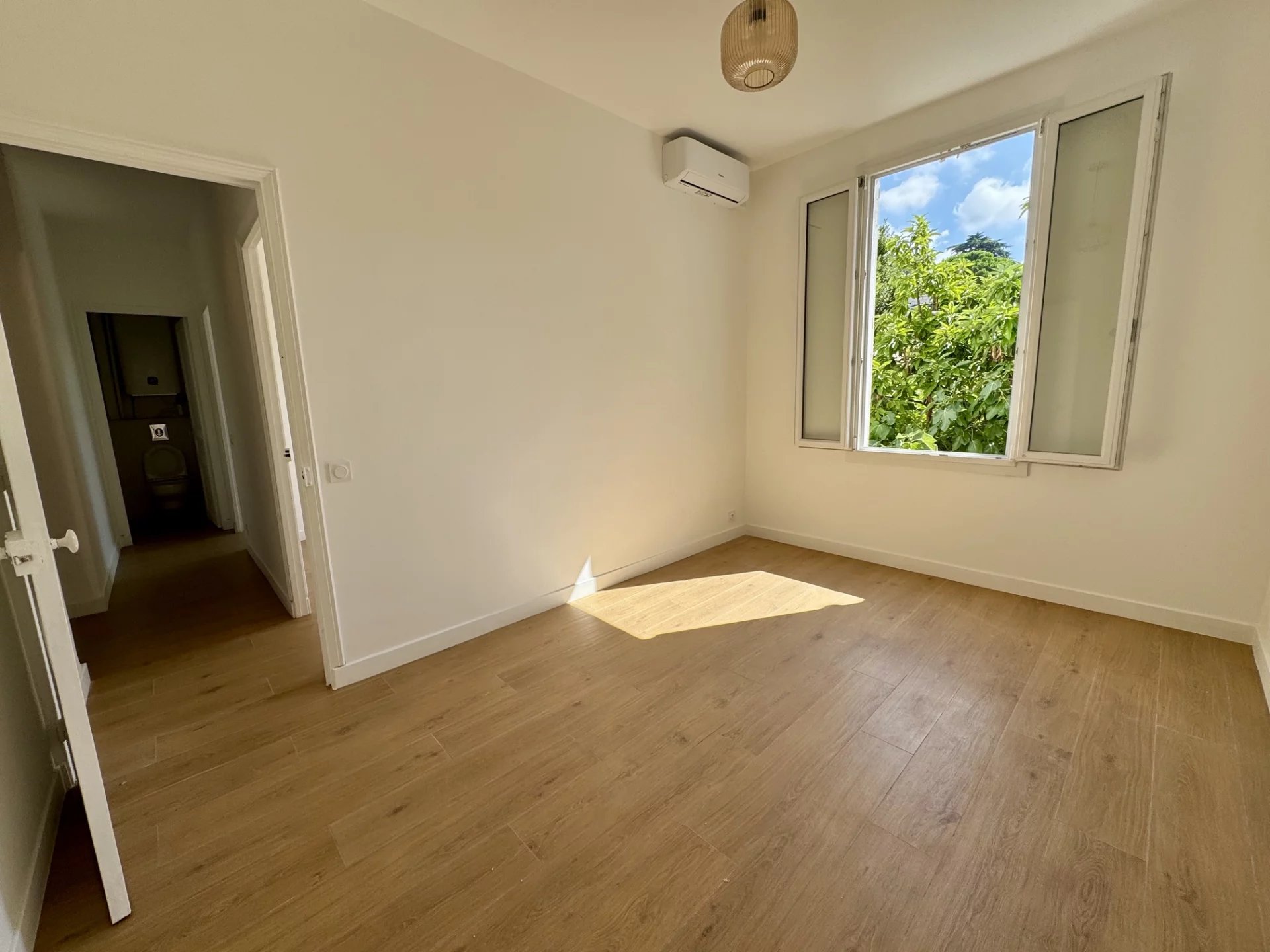 Cannes vente 3 pièces au calme absolu dans maison bourgeoise