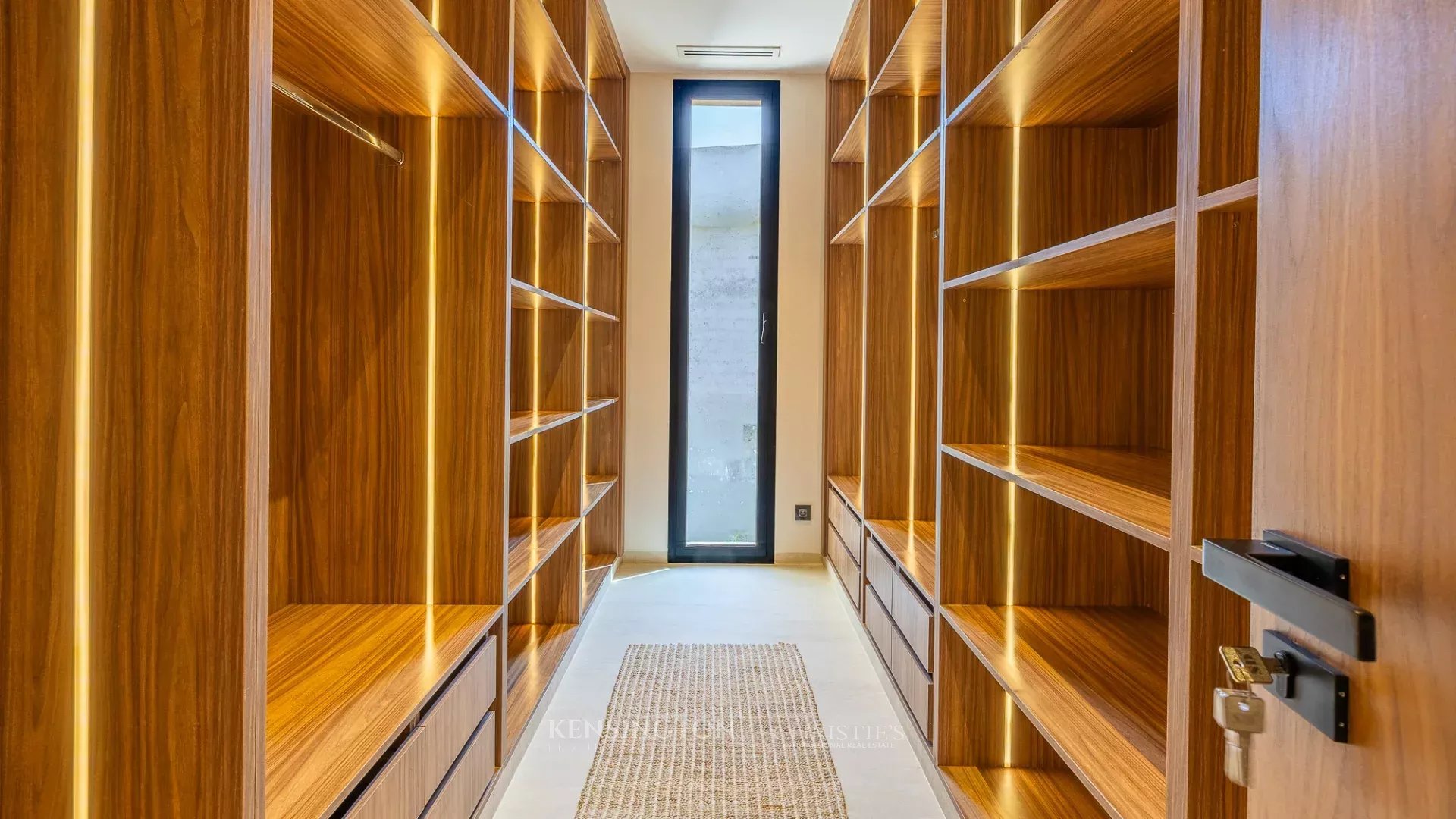 4 Bedroom Villa/Townhouse's Image 34