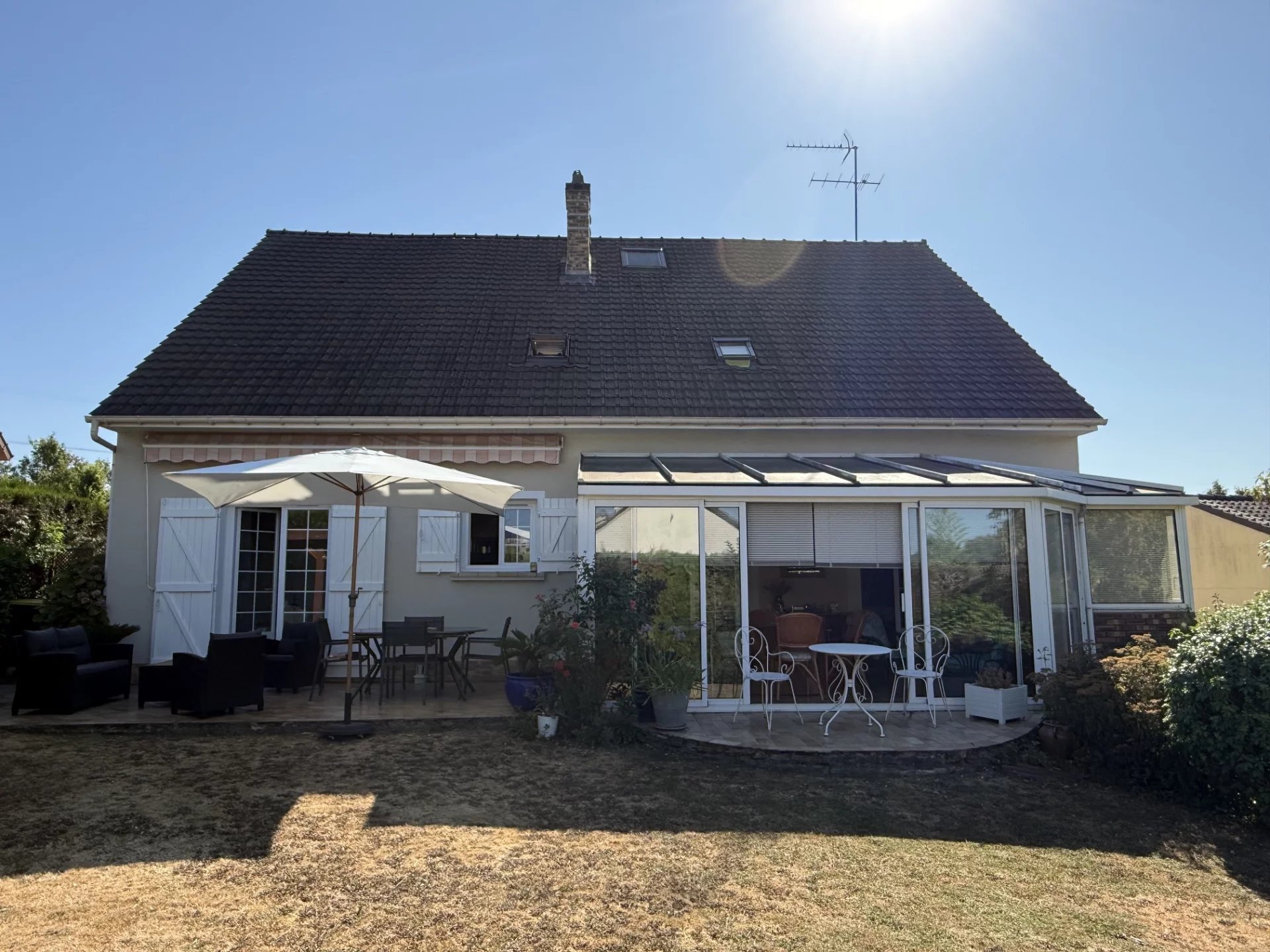 Pavillon traditionnel de 195m² sur sous-sol total