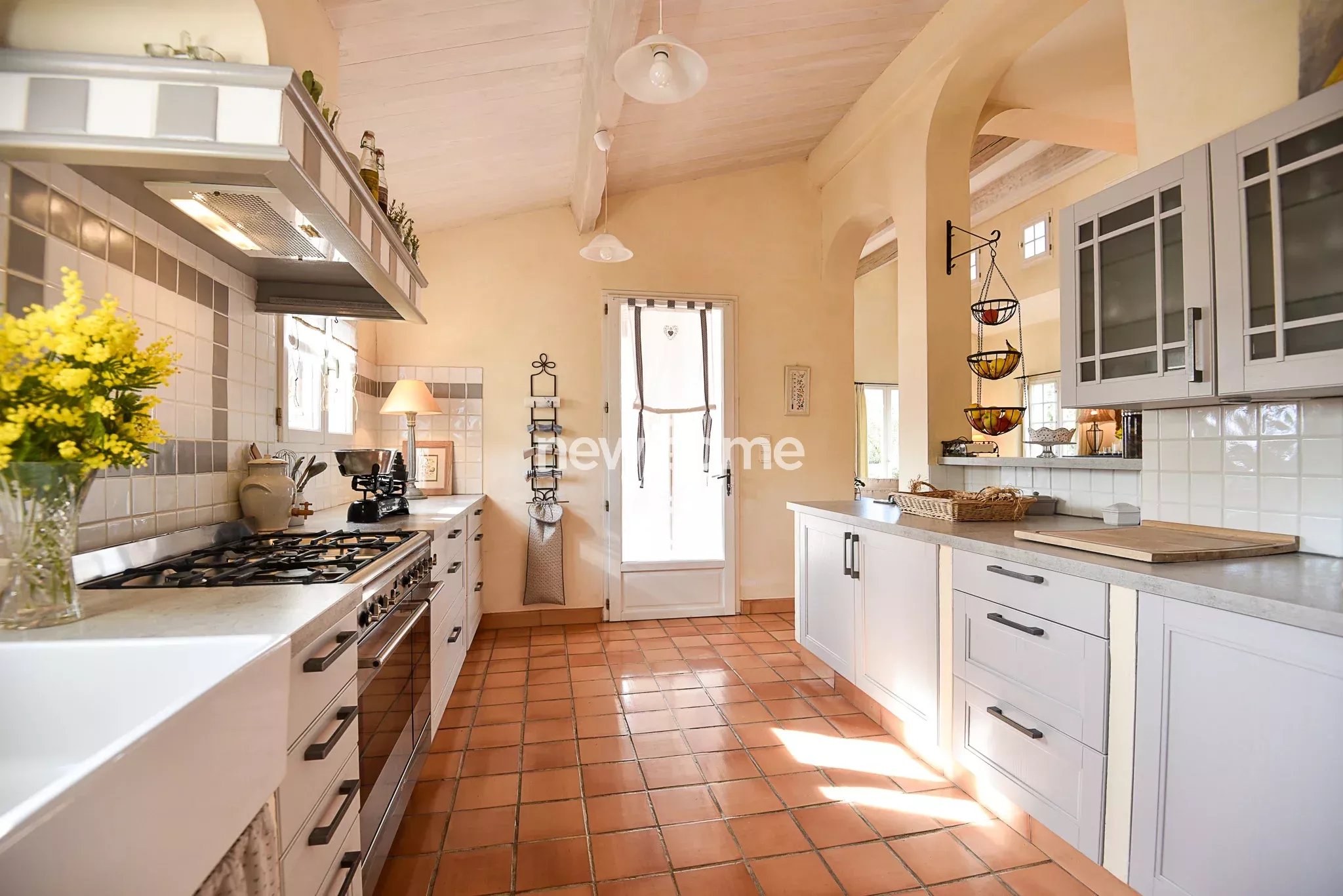 Vue panoramique exceptionnelle et à pied du village