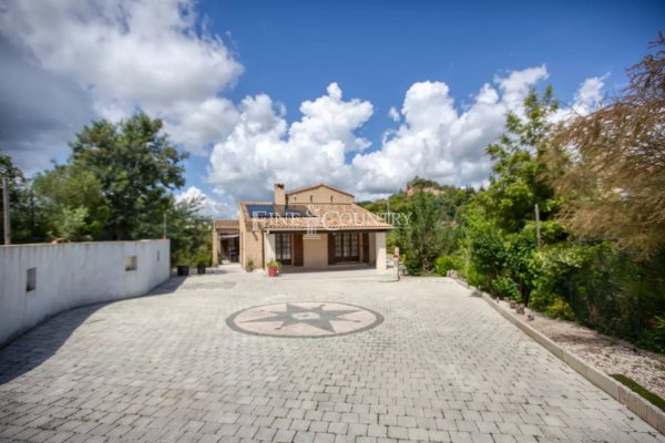 Villa for sale in Saint Jean de Cannes — photo 2