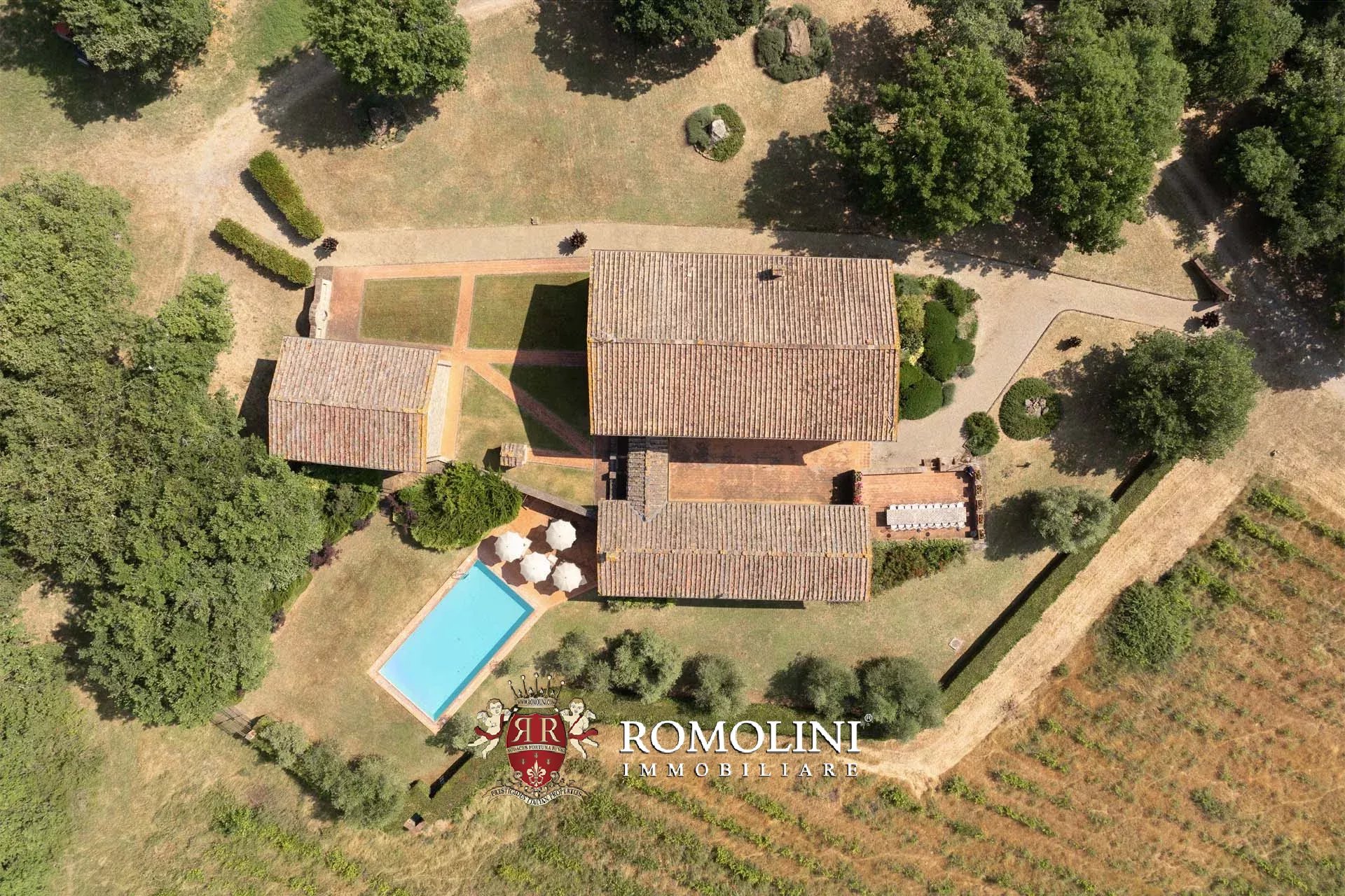 10 Bedroom Villa/Townhouse's Image 9