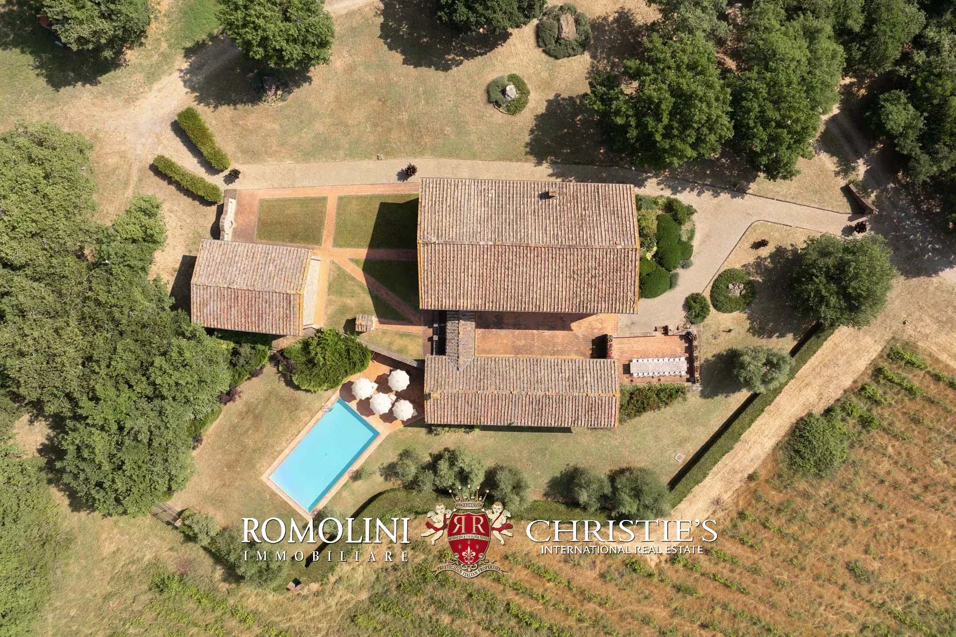 10 Bedroom Villa/Townhouse's Image 9
