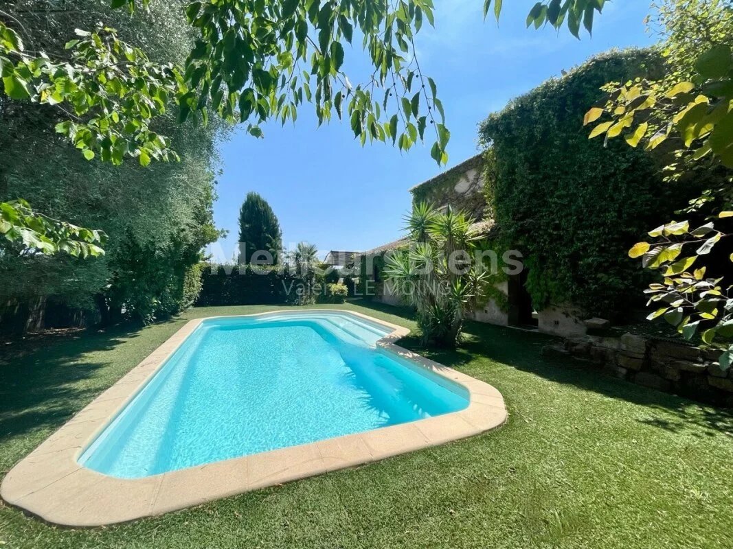 Fréjus au calme cadre naturel - Villa 200m2 piscine sur 1600m2 terrain-toute offre sérieuse sera étudiée