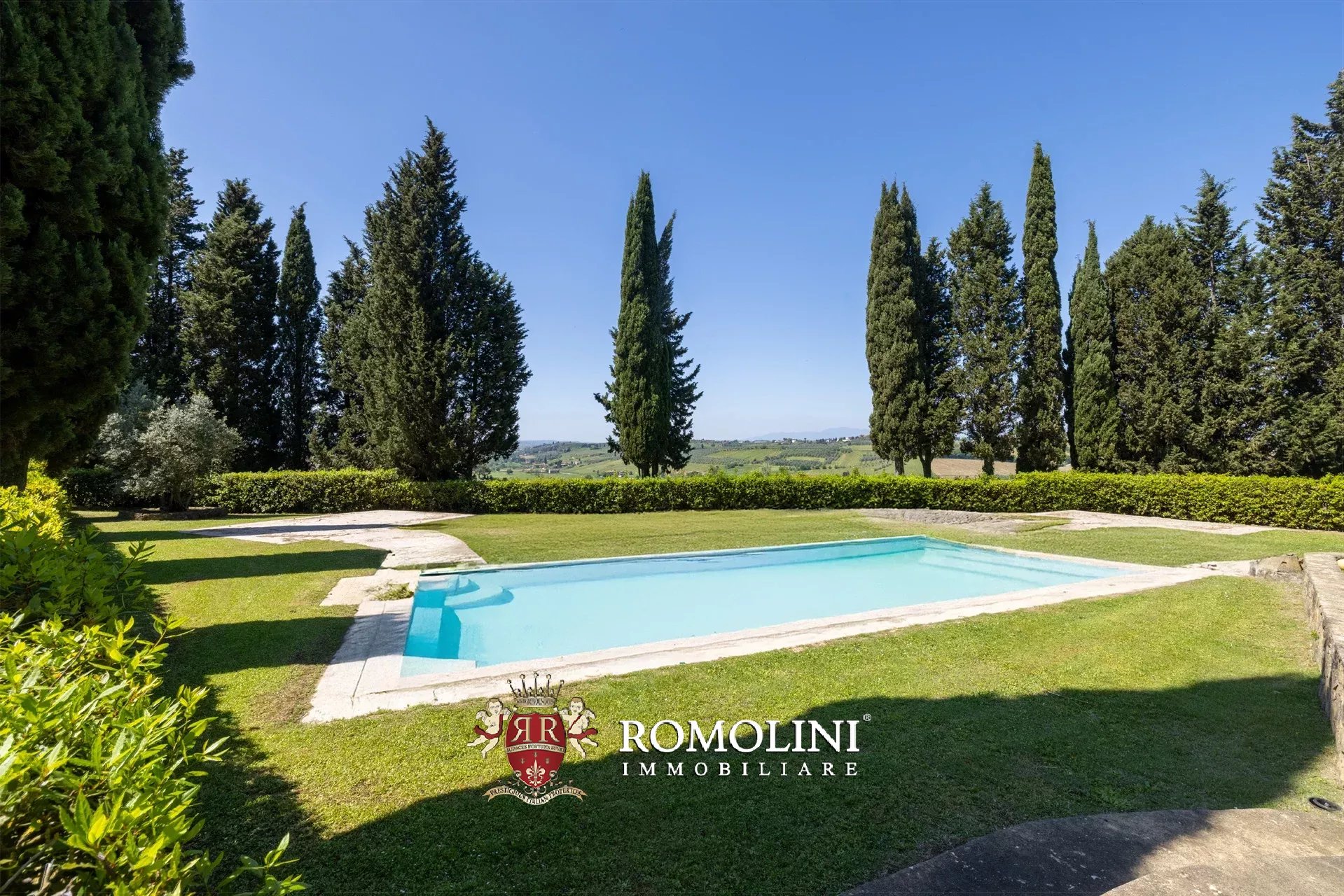 30 Bedroom Vineyard's Image 20