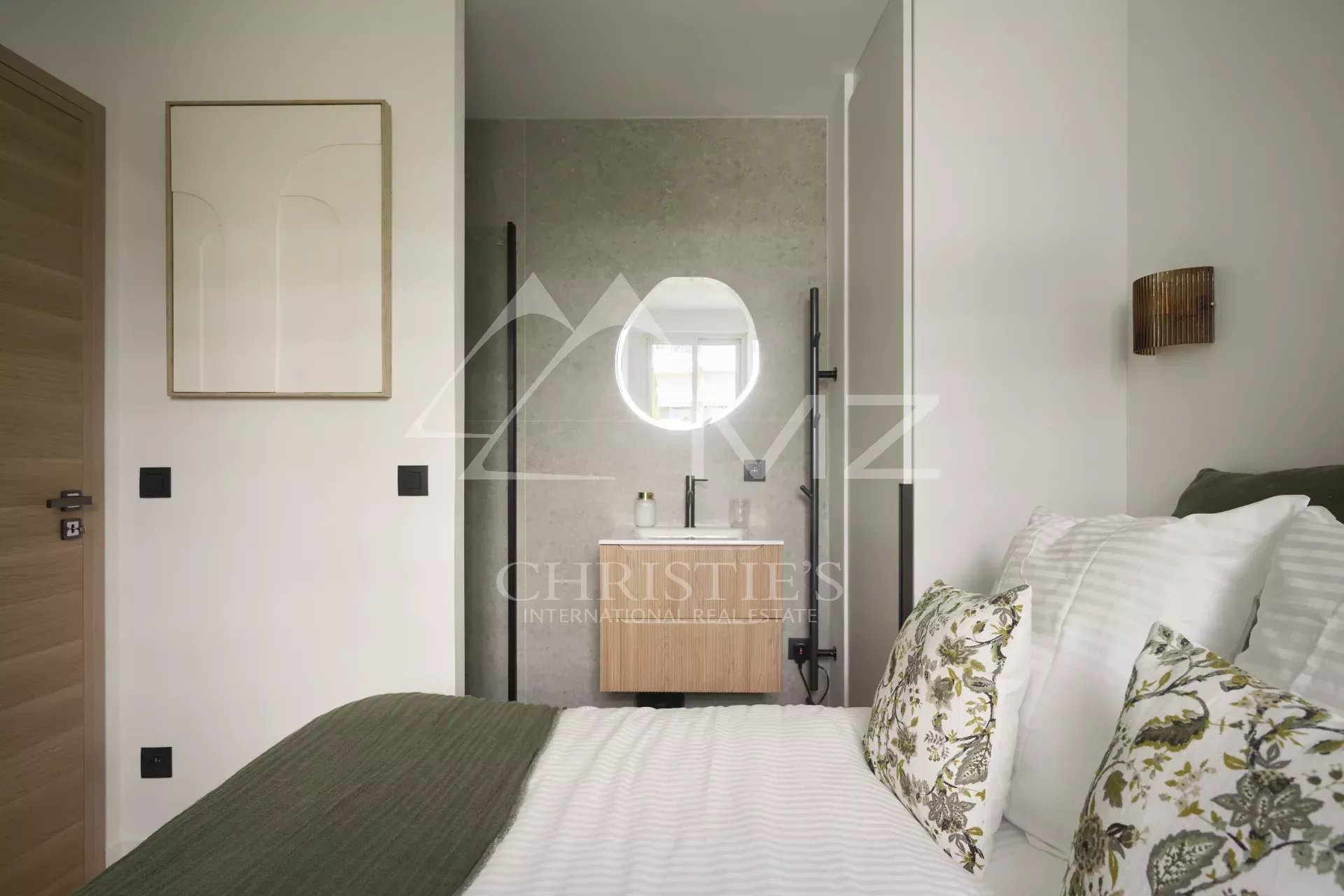 2 Bedroom Apartment/Flat's Image 11