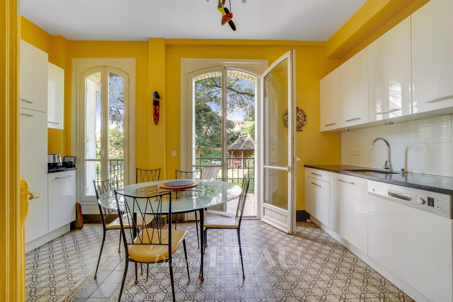 6 Bedroom Villa/Townhouse's Image 3