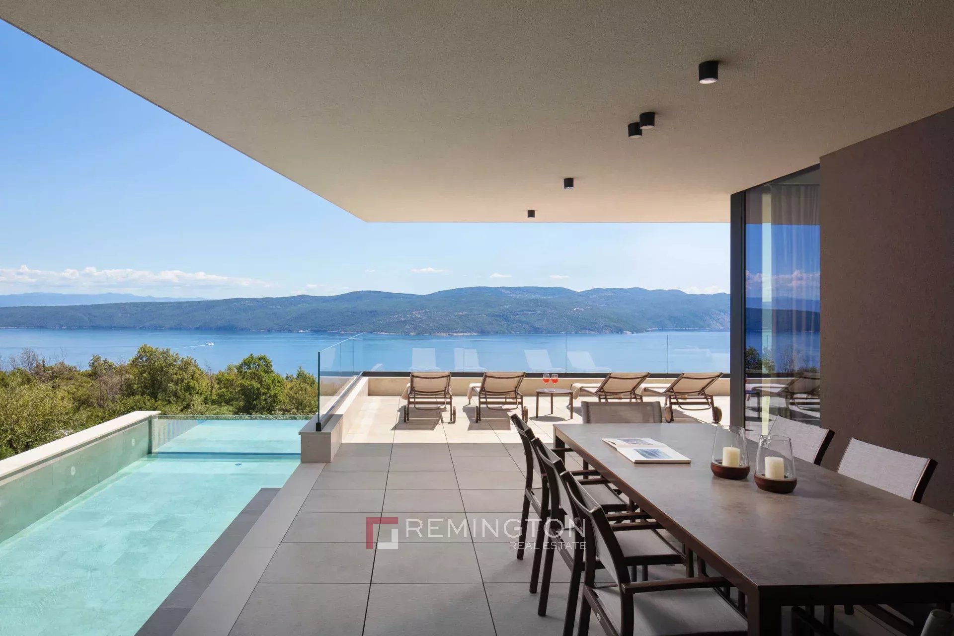 4 Bedroom Villa/Townhouse's Image 6