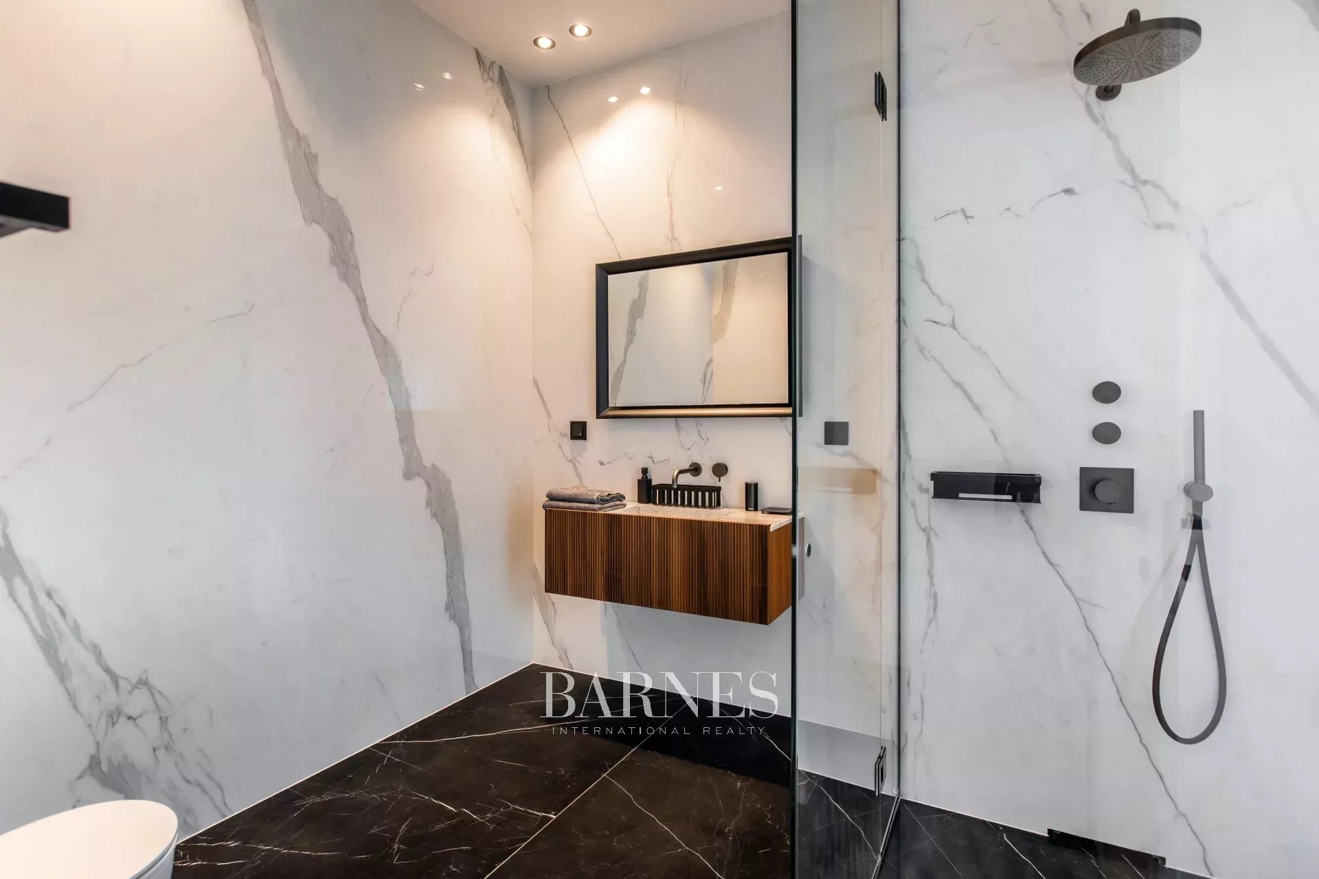 Penthouse Budapest VI. kerülete - picture 26