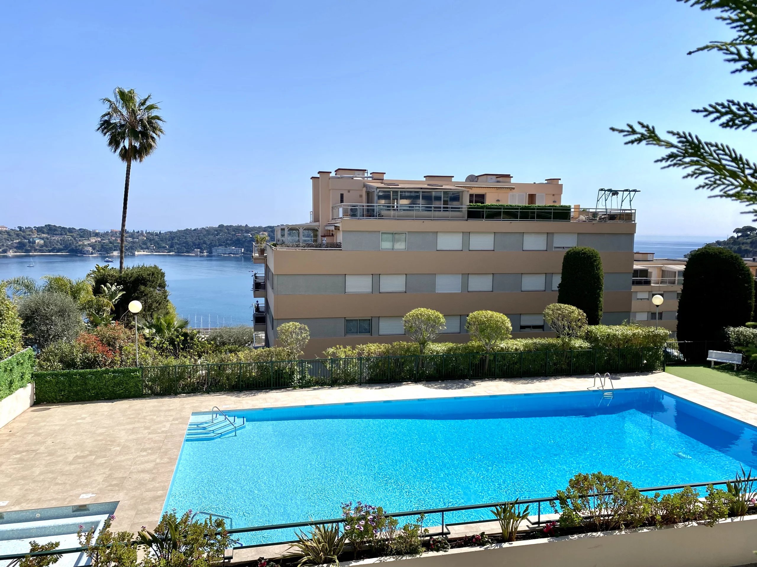MAGNIFICENT RENOVATED 3-ROOM APARTMENT, 75M2, PANORAMIC SEA VIEW, TERRACE, CELLAR, PARKING