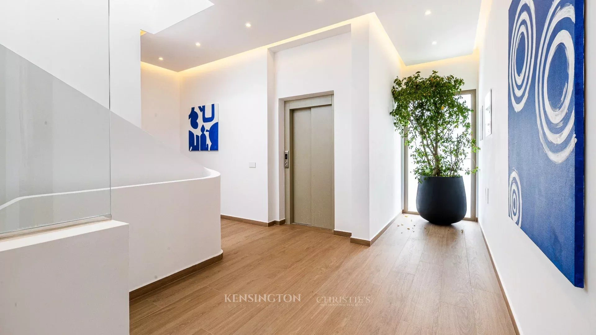 9 Bedroom Villa/Townhouse's Image 28
