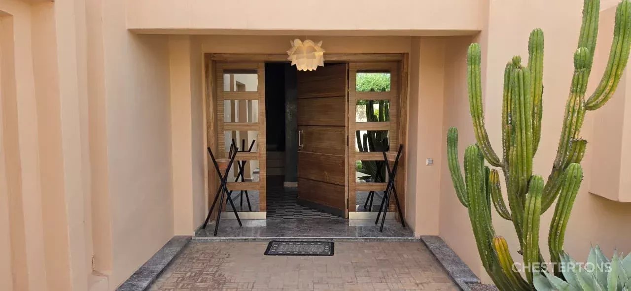  Image of Villa - 6 Bedrooms for Sale in Marrakech-Ménara-Marrakech-Morocco, Image 8