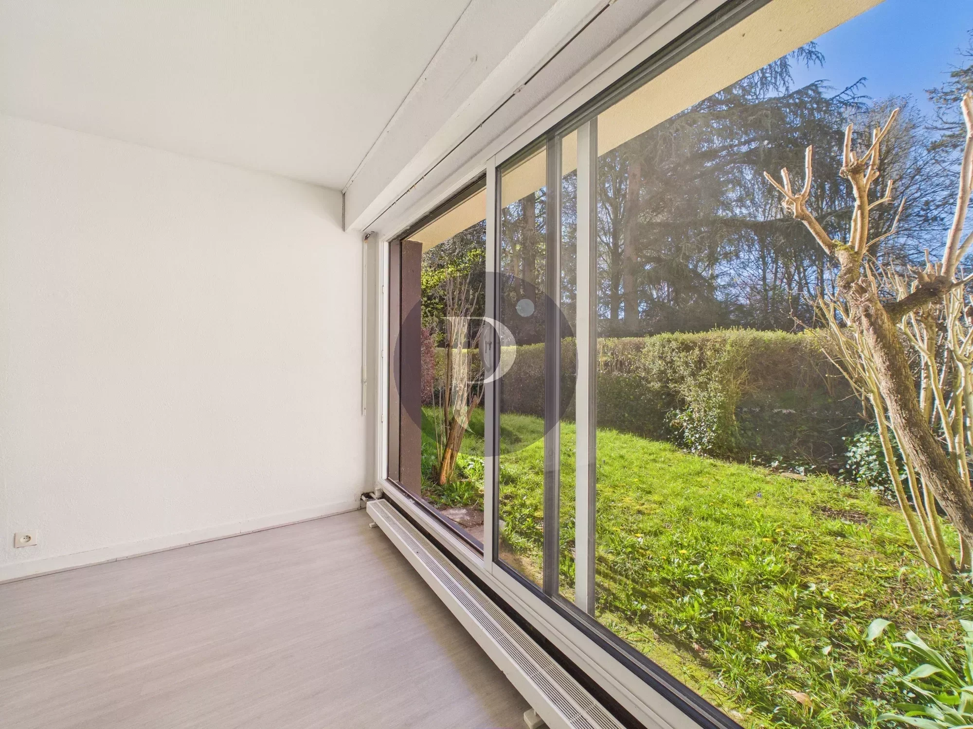 vente-appartement-2-pieces-verrieres-le-buisson-86812520