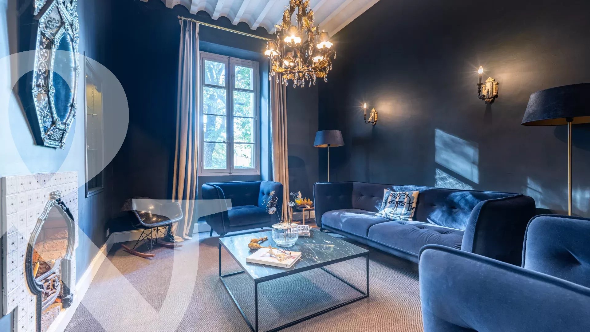 UN BIEN UNIQUE ET INCROYABLE