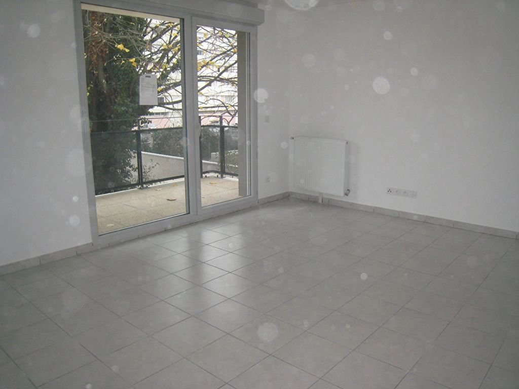 496329 Location Villeurbanne