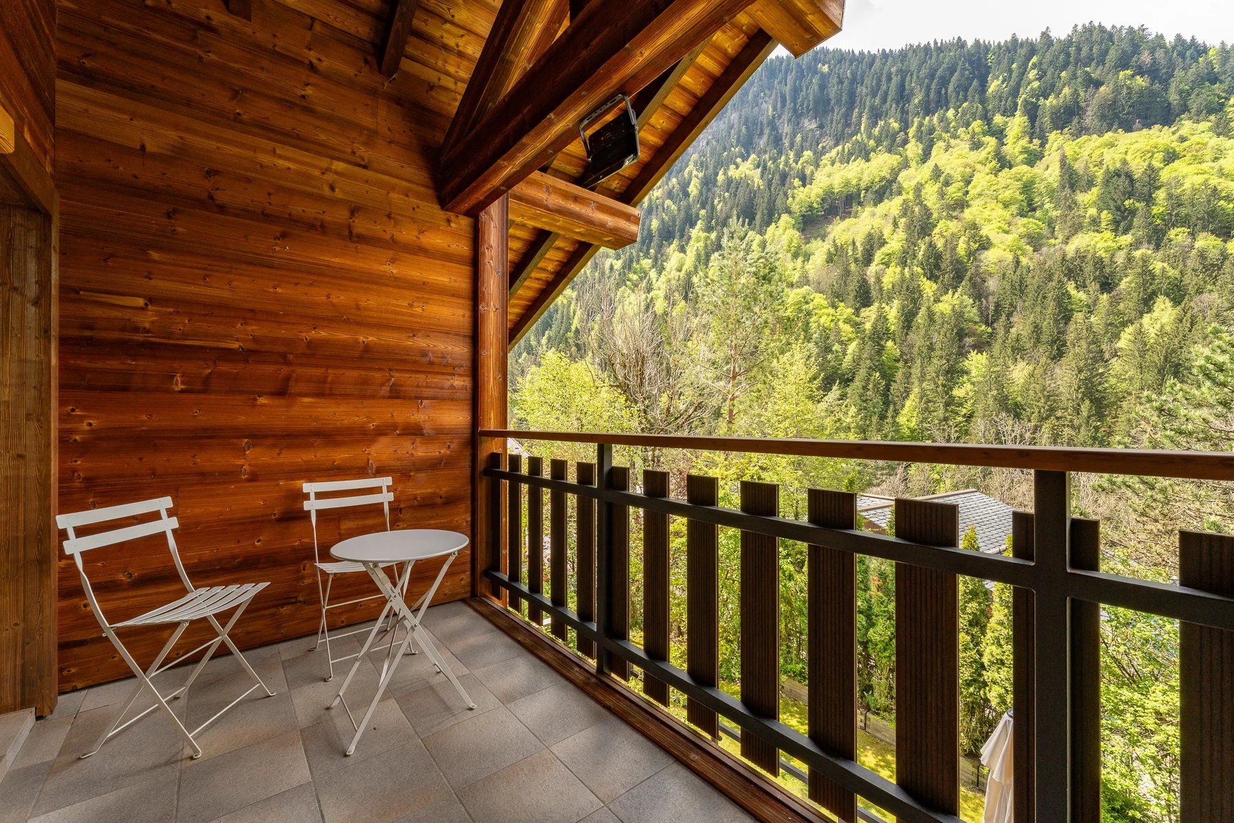 Photo of MORZINE - Elegant 5 bedroom chalet in Morzine